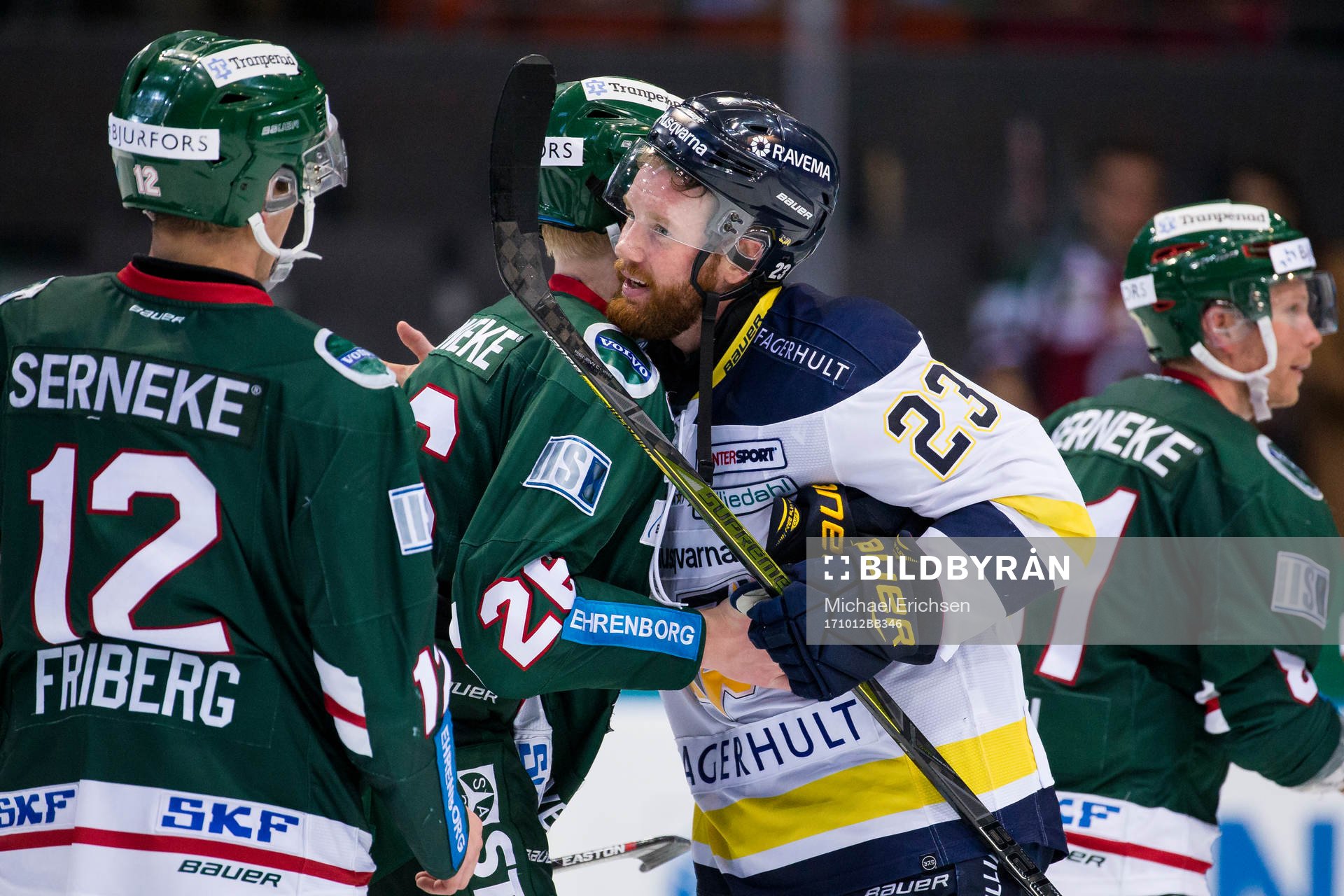 s Robin Figren och Frölundas Rasmus Dahlin tackar varandra