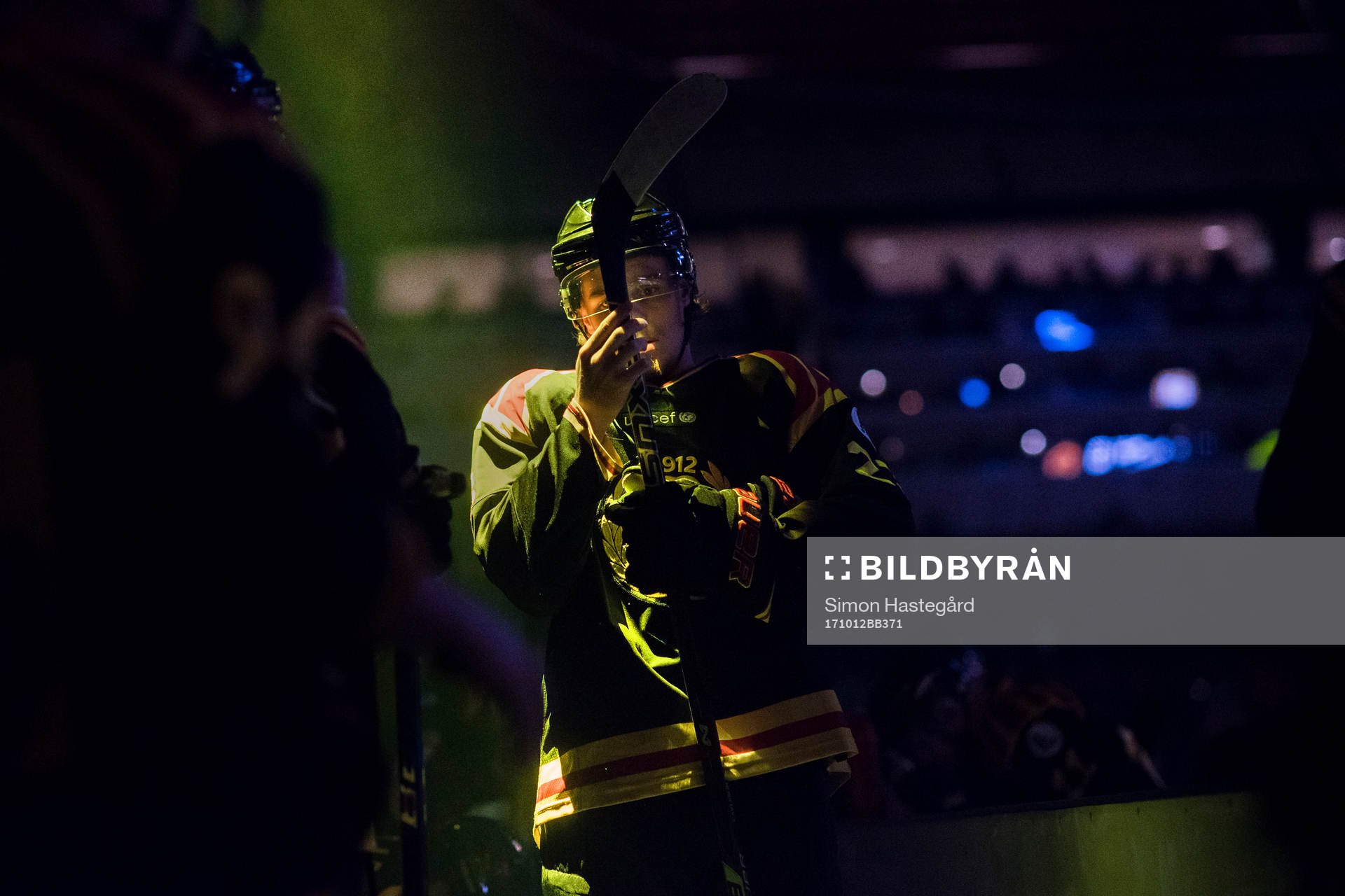 Brynäs Lucas Carlsson före ishockeymatchen i SHL mellan