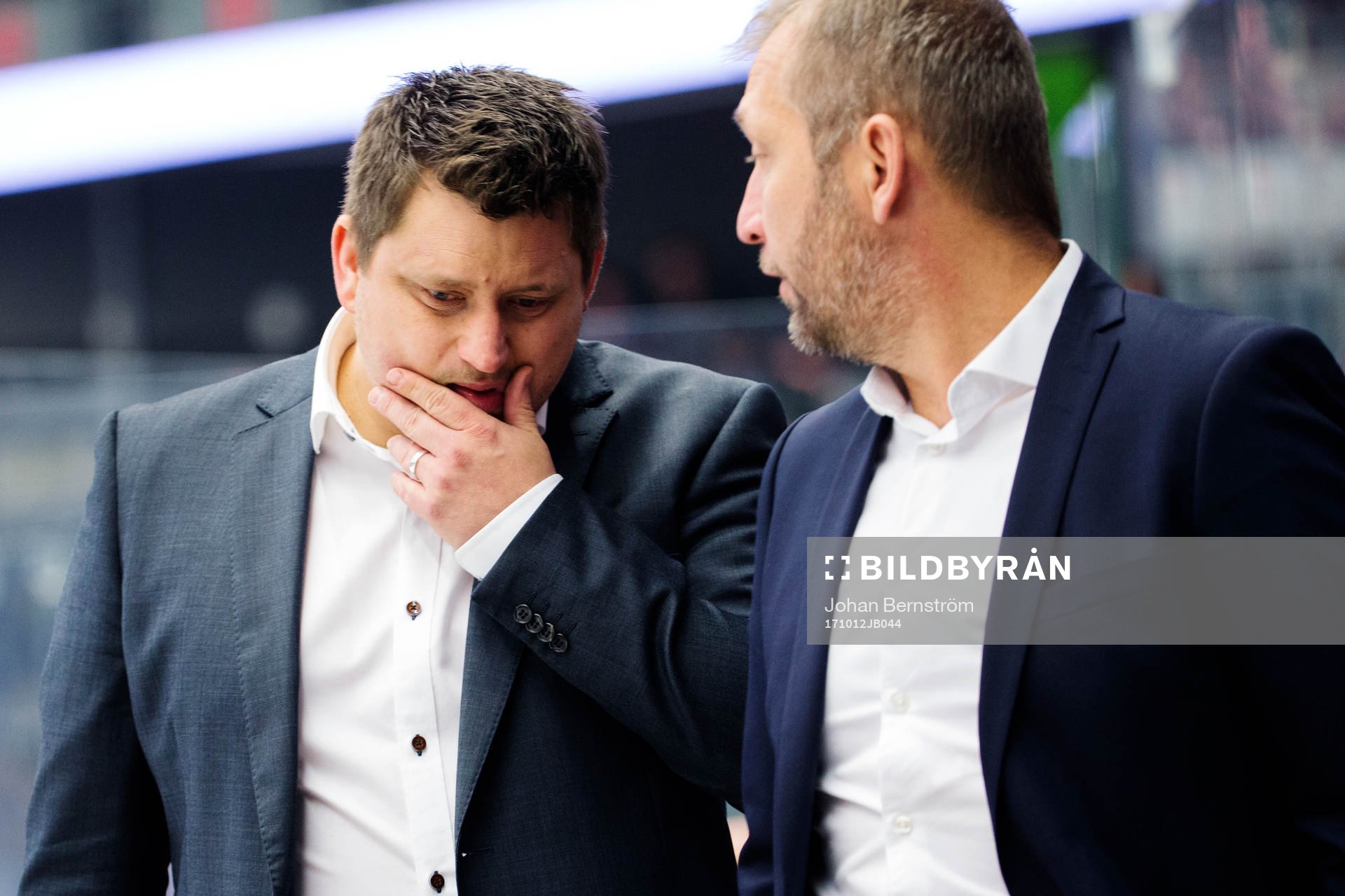 Moras tränare Mattias Karlin deppar
