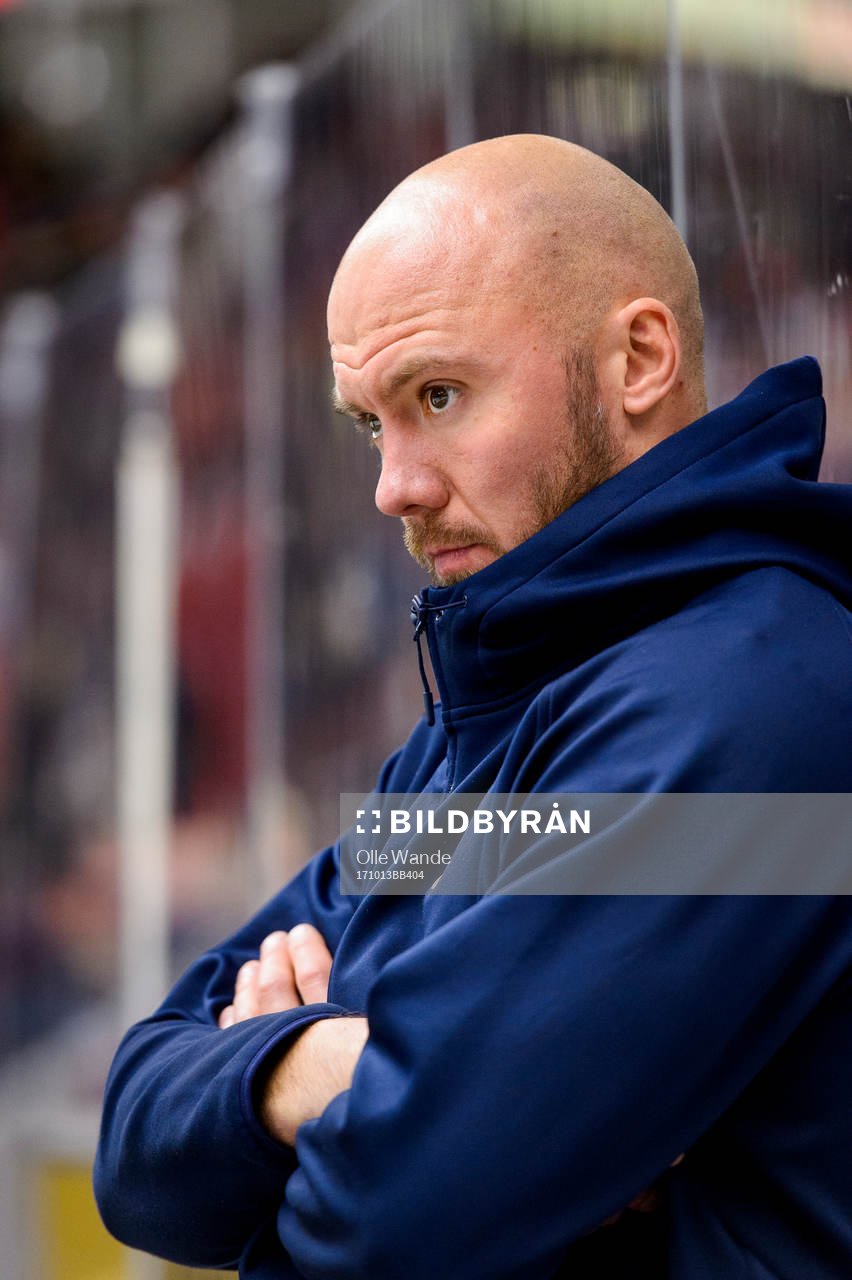Södertäljes Nicklas Grossmann i båset