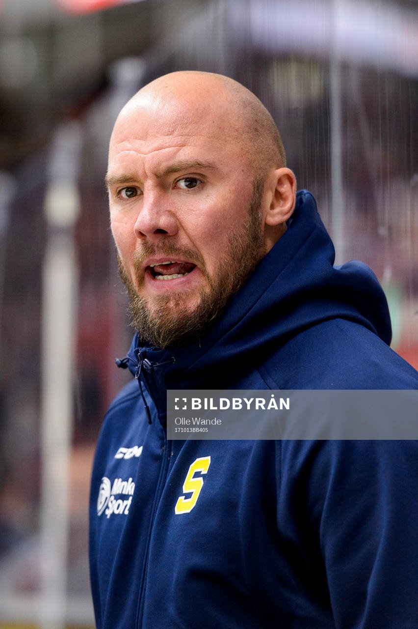 Södertäljes Nicklas Grossmann i båset