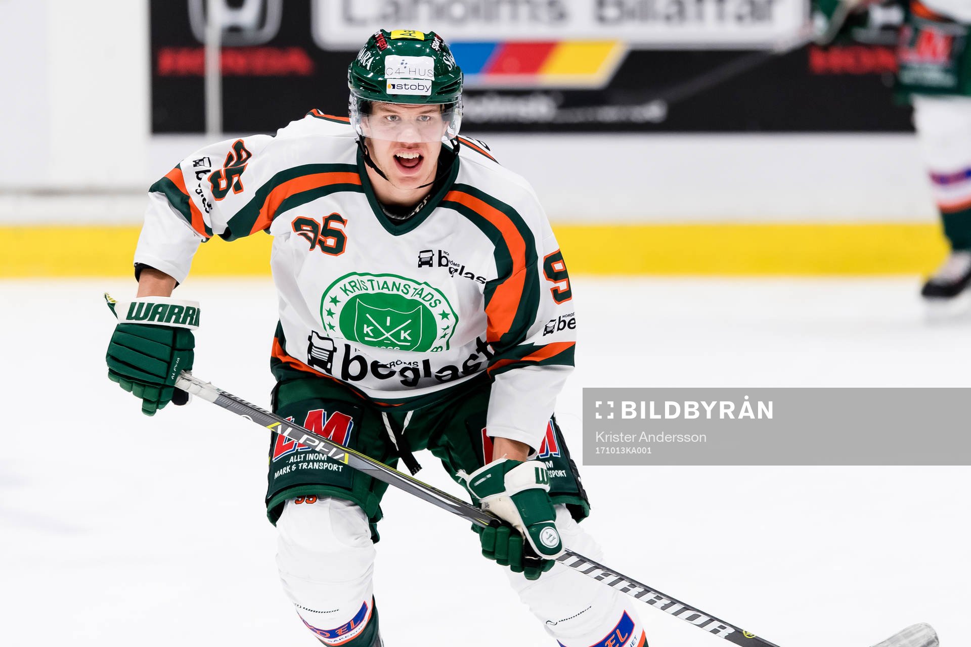 Kristianstads  Mikael Johansson före ishockeymatchen i