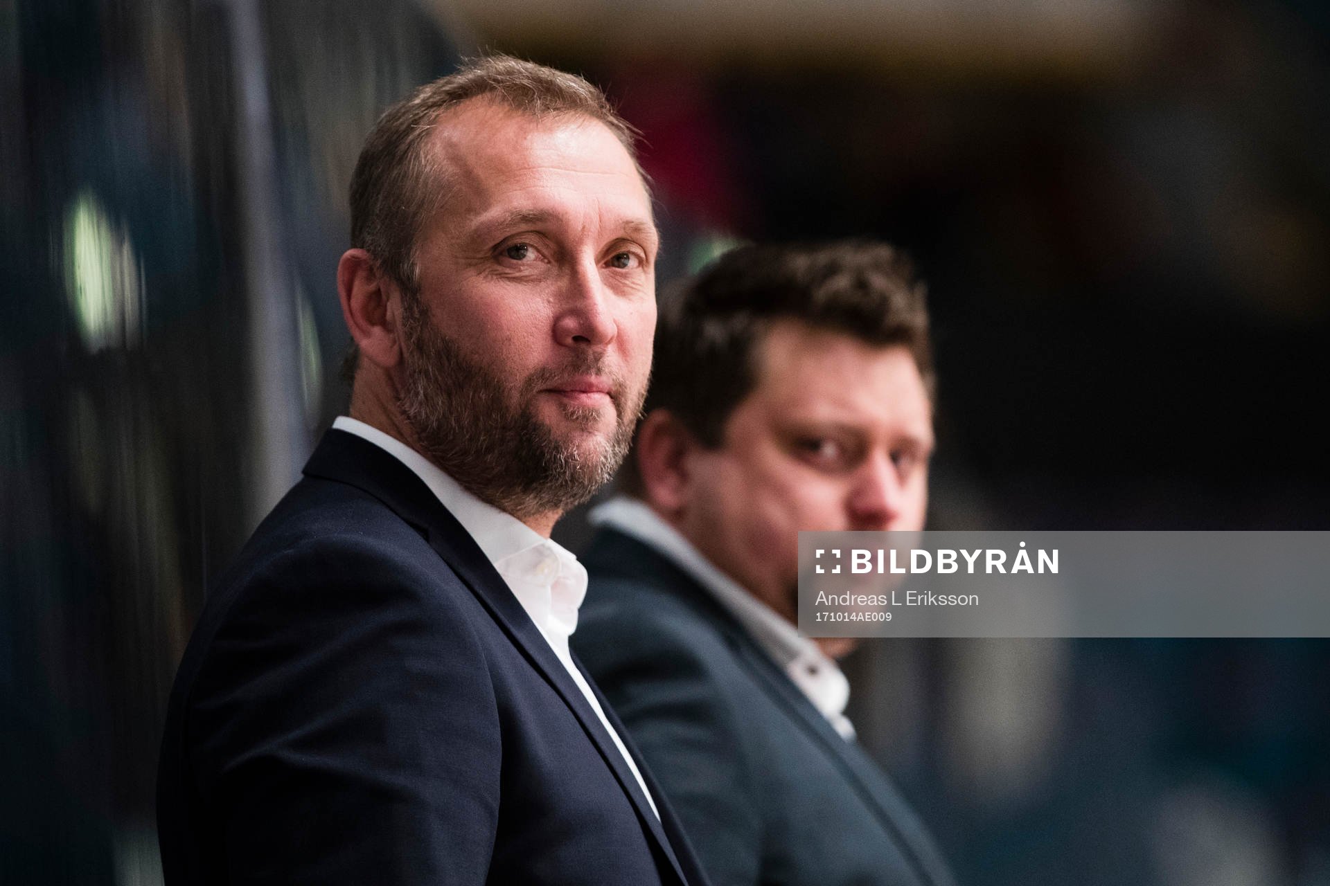 Moras tränare Mattias Karlin och assisterande tränare