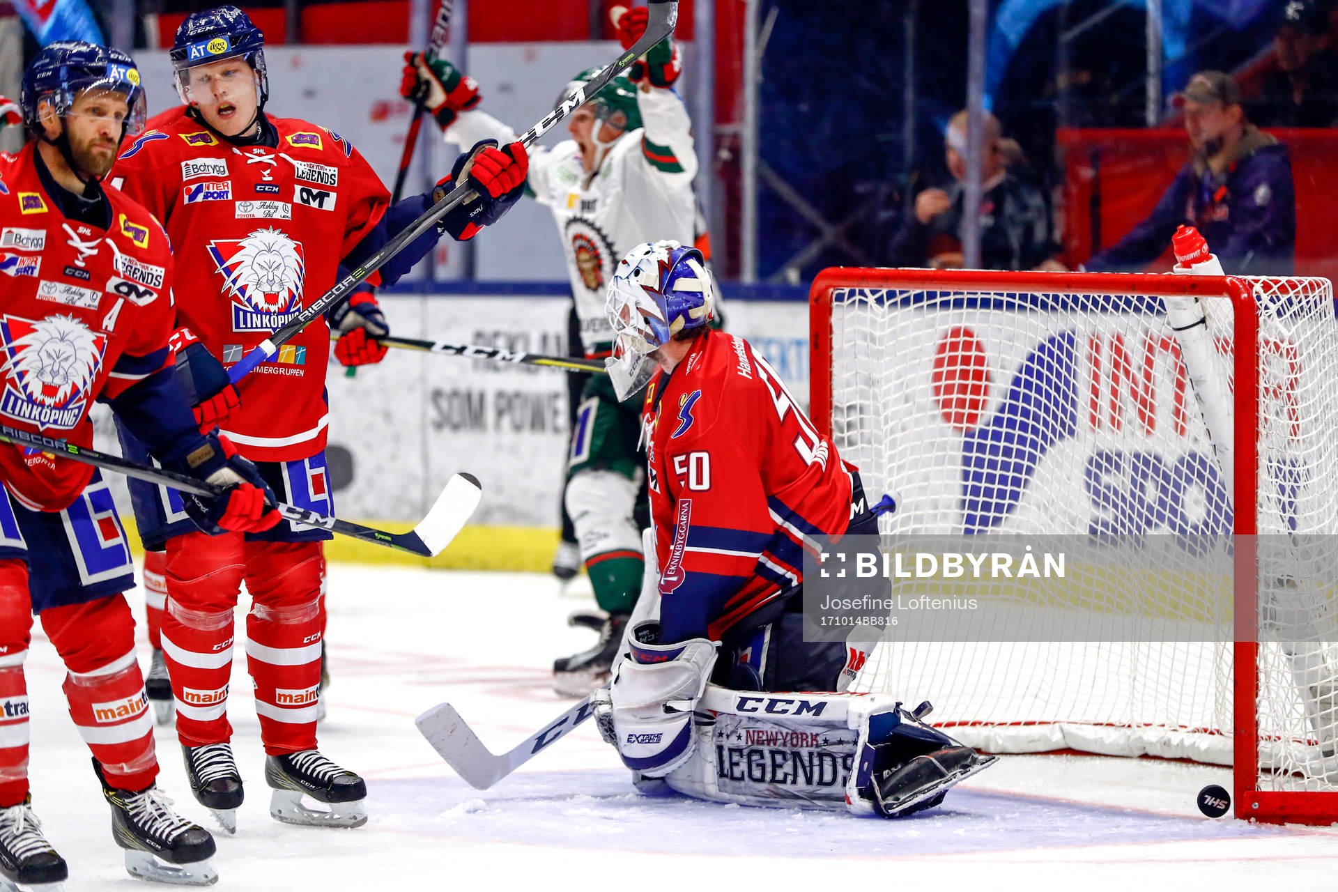 Linköpings målvakt Jonas Gustavsson deppar