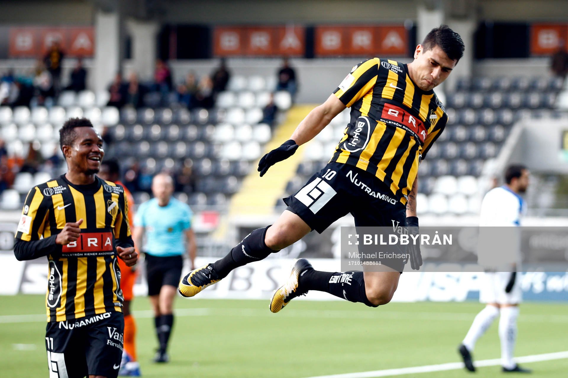 Häckens Paulinho jublar