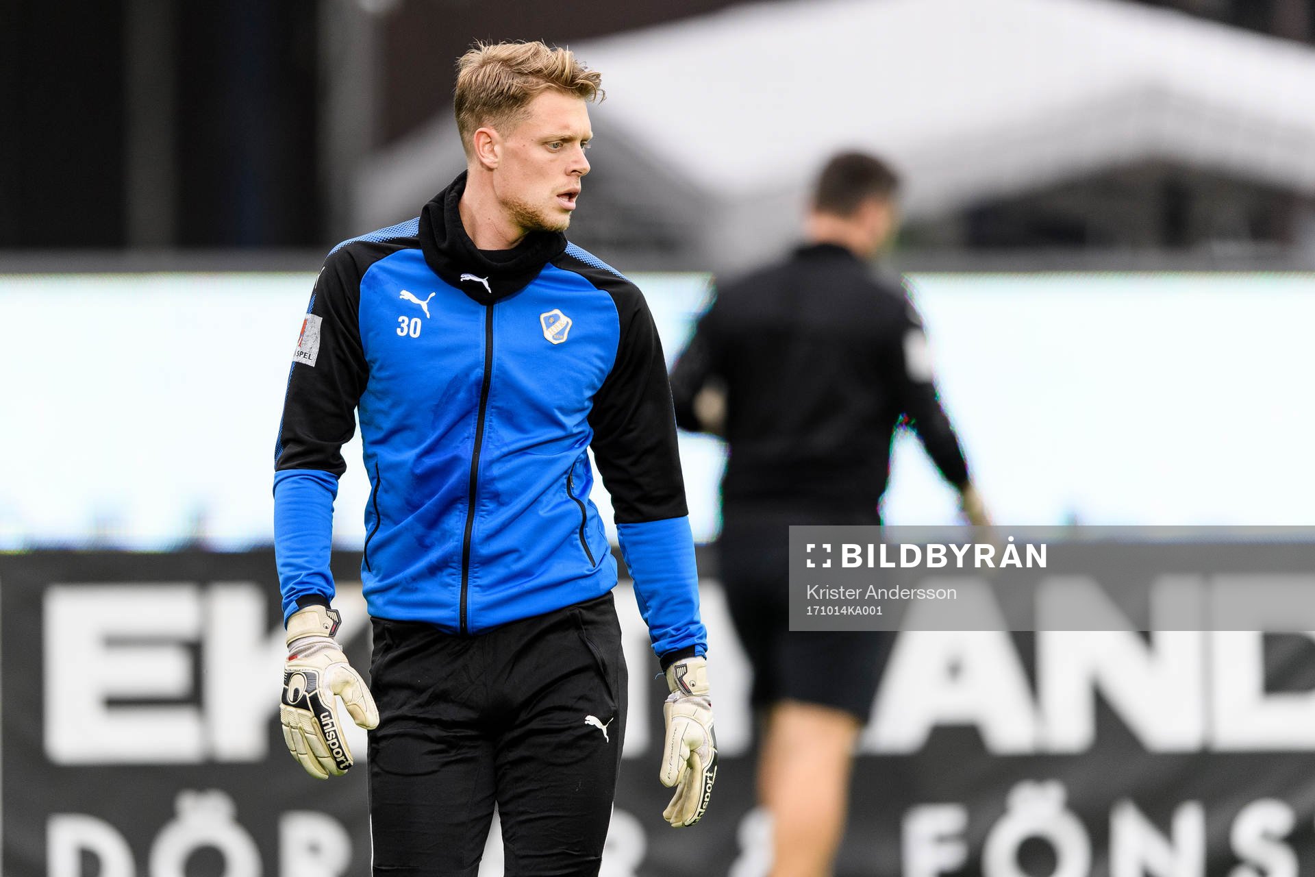 Halmstads målvakt Malkolm Nilsson före fotbollsmatchen i