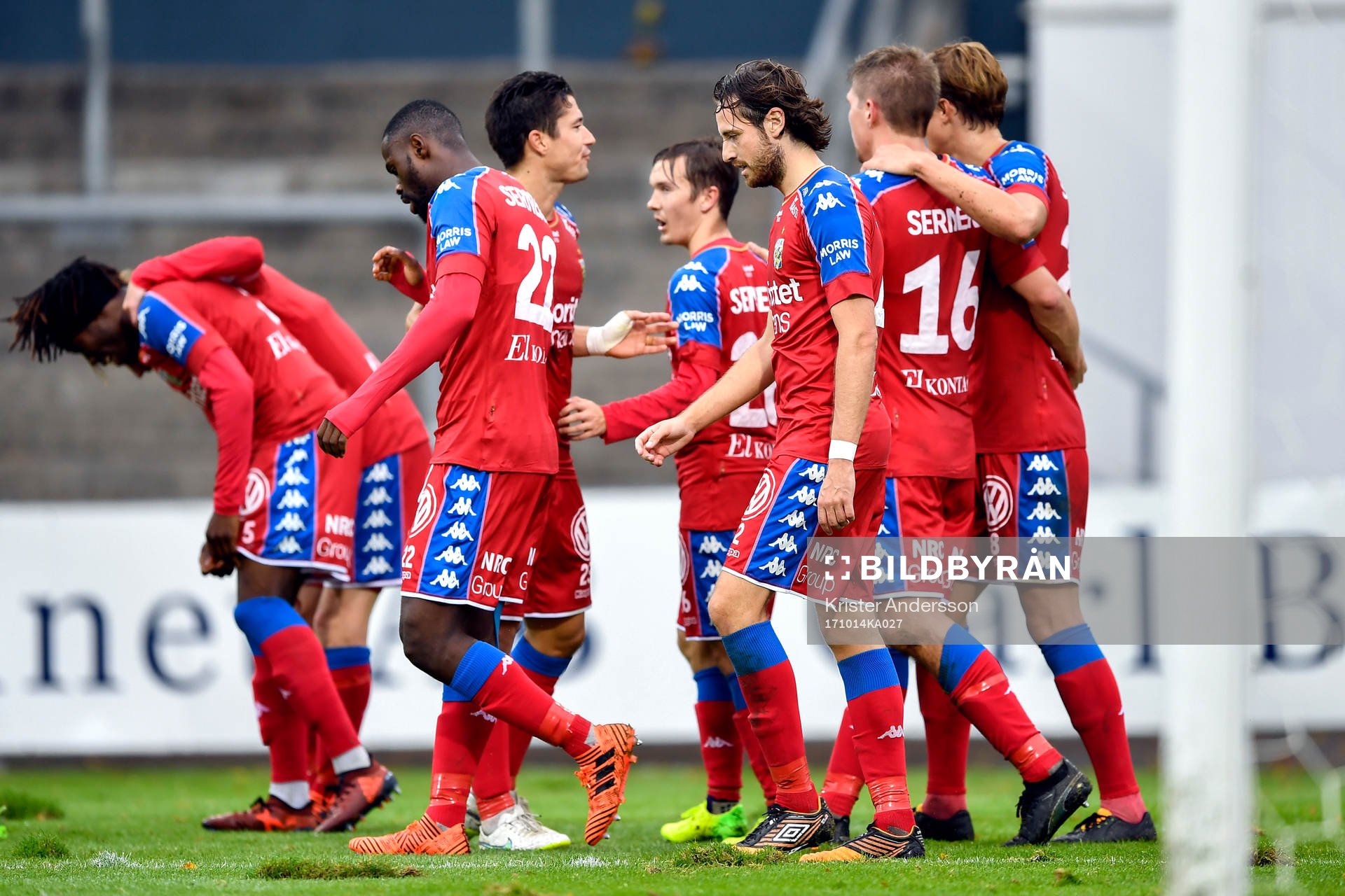 IFK Göteborgs Mikael Boman jublar med lagkamrater