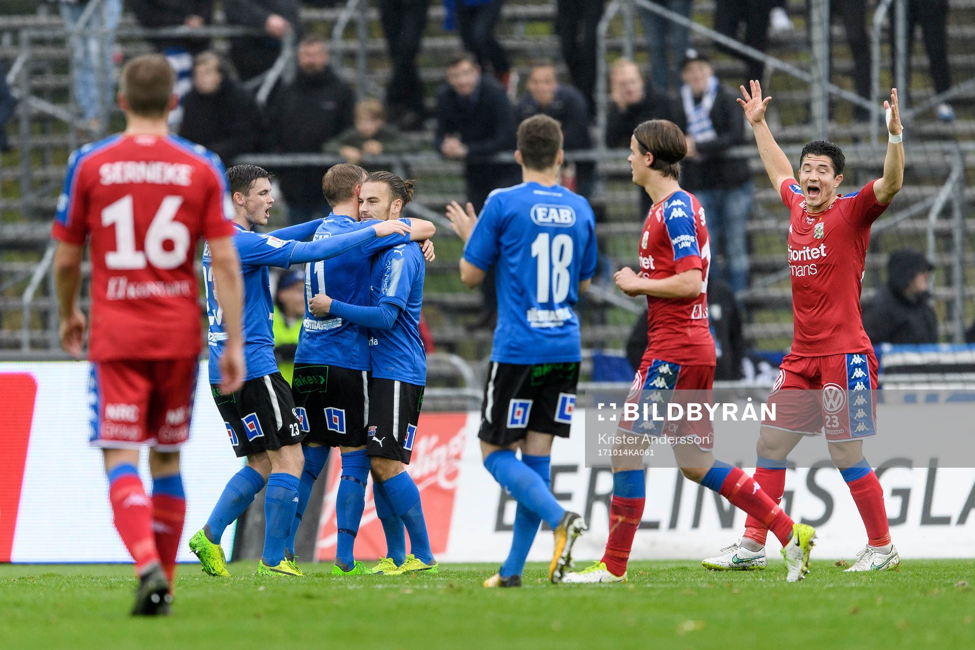 Halmstads Pontus Silfwer har gjort 1-0 på straff och