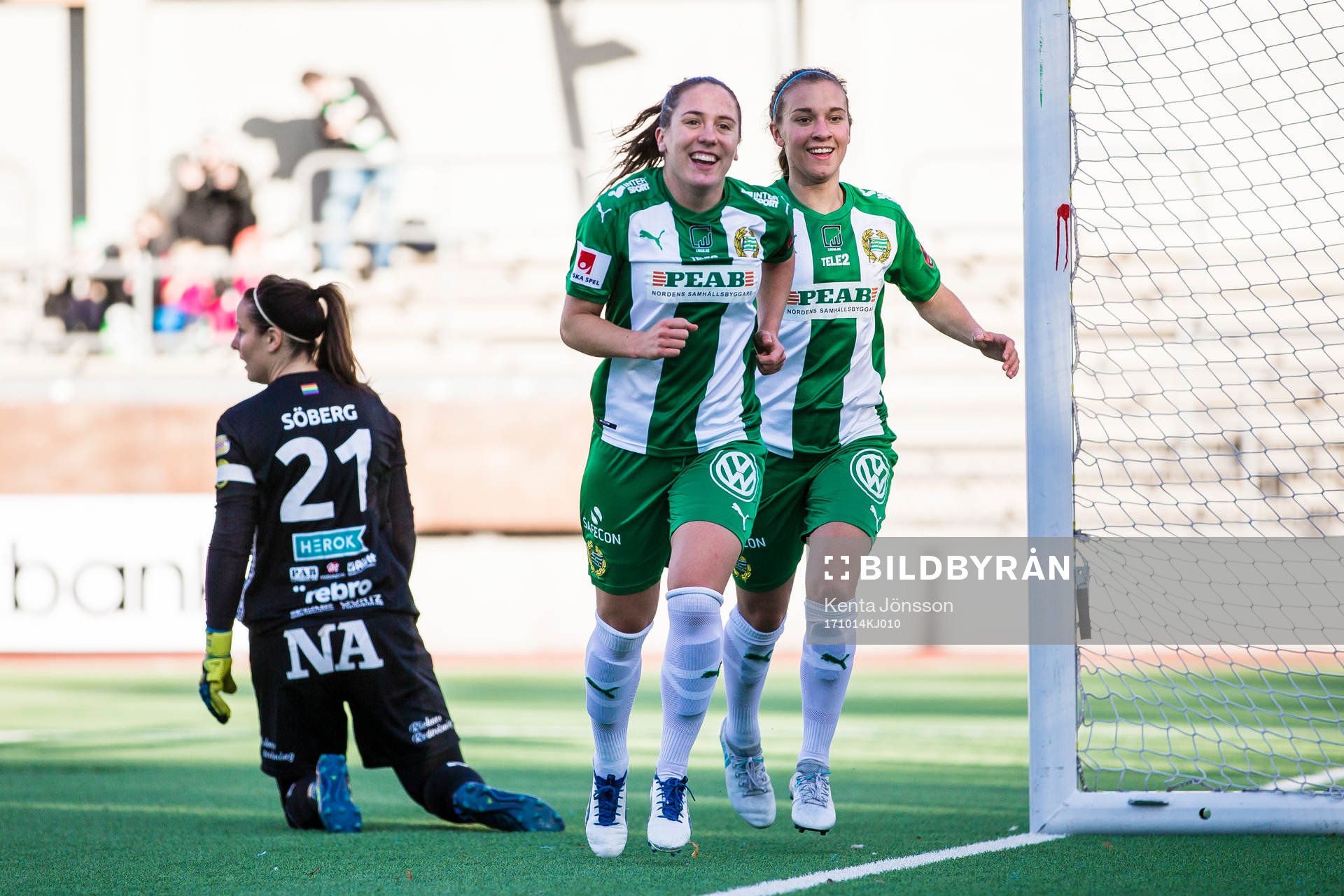 Hammarbys Alma Nygren och Julia Zigiotti Olme jublar