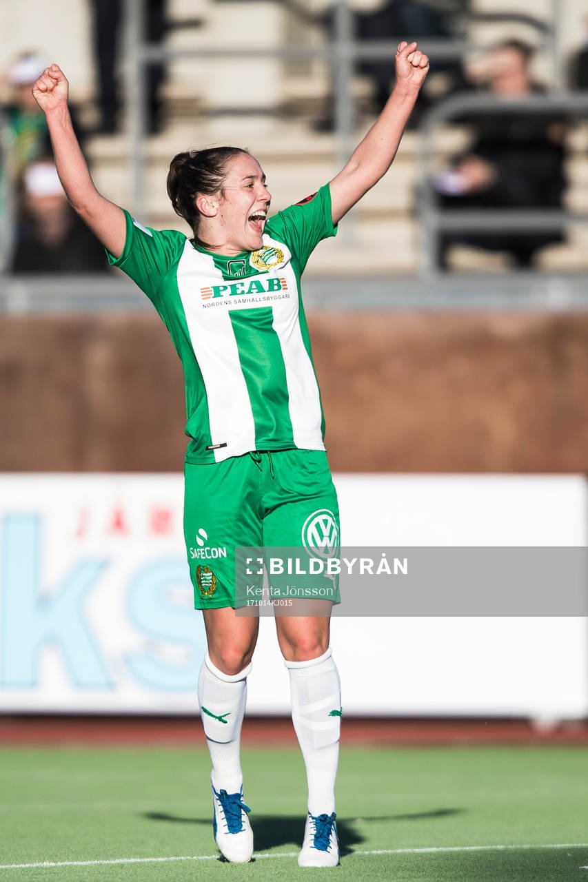 Hammarbys Alma Nygren jublar efter 4-0 under fotbollsmatchen i Damallsvenskan mellan Hammarby och Örebro den 14 Oktober 2017 i Stockholm.