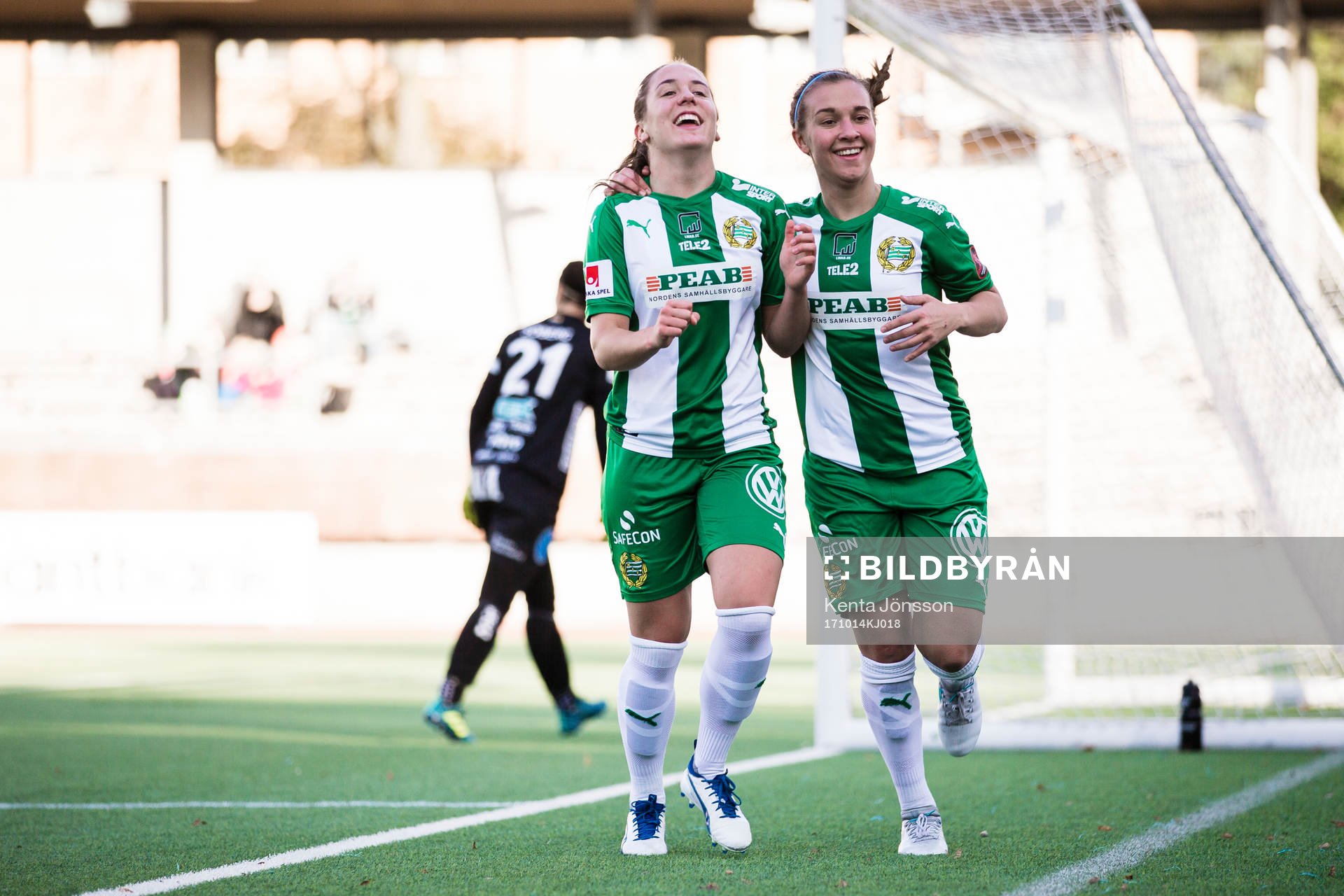 Hammarbys Alma Nygren och Julia Zigiotti Olme jublar