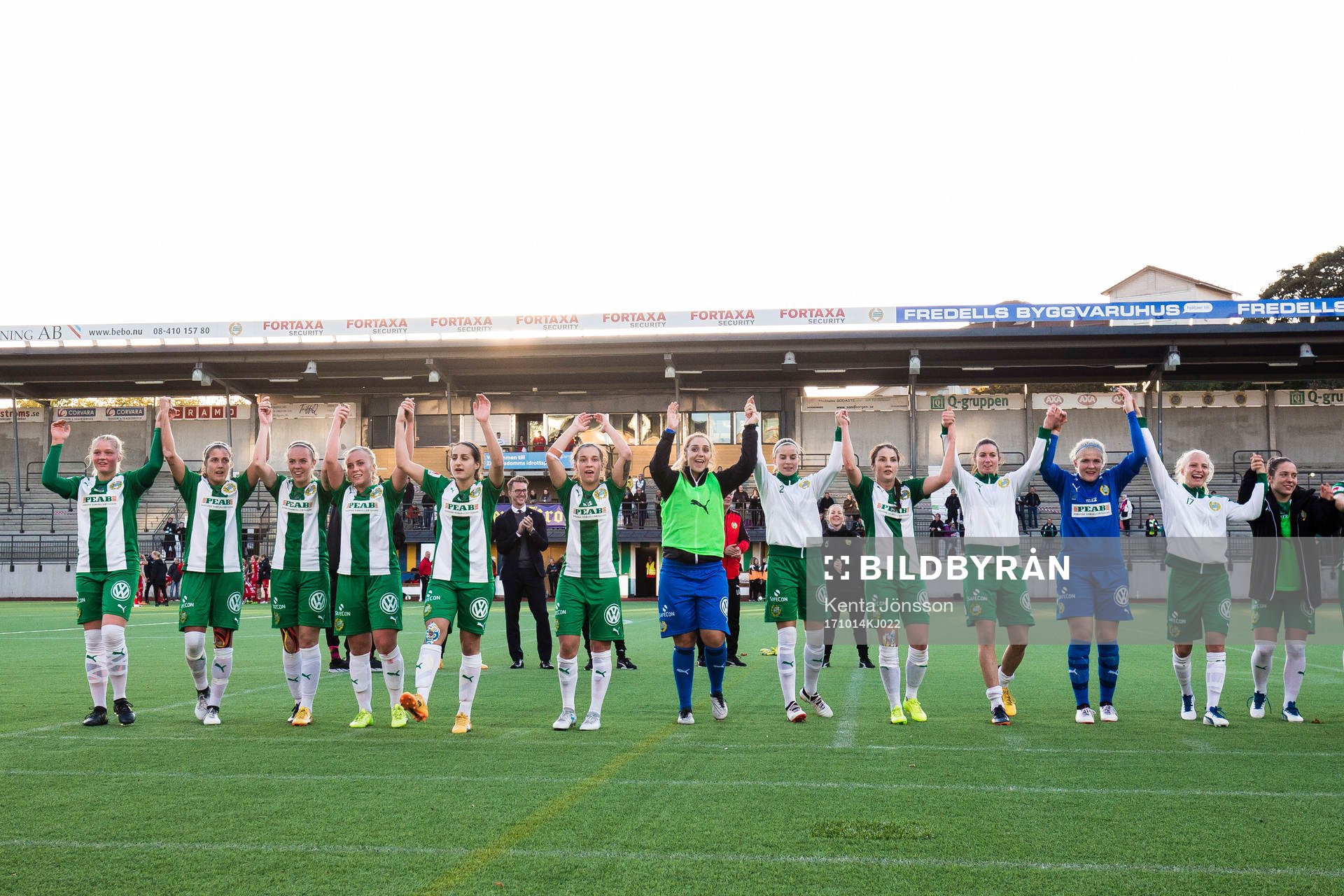 Hammarbys spelare jublar