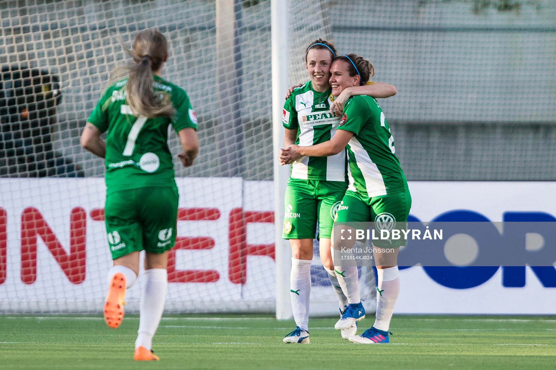 Hammarbys Olga Ekblom jublar