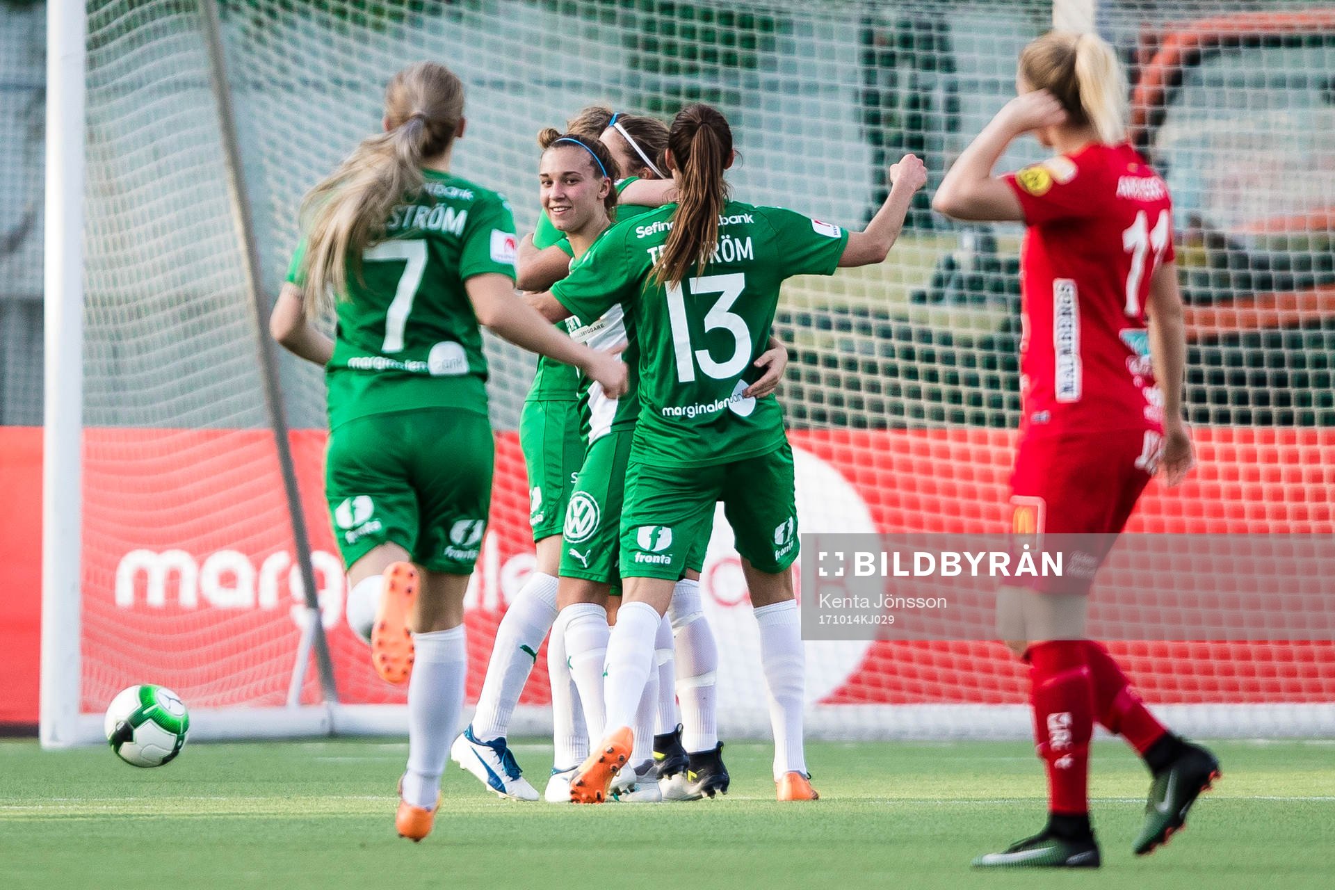 Hammarbys Julia Zigiotti Olme jublar