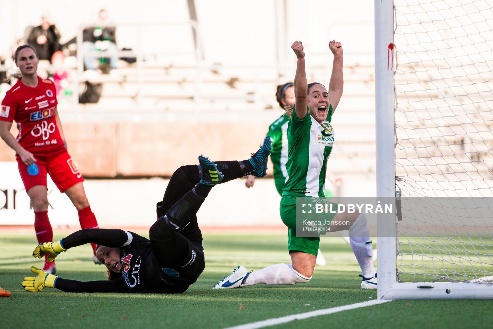 Hammarbys Alma Nygren jublar