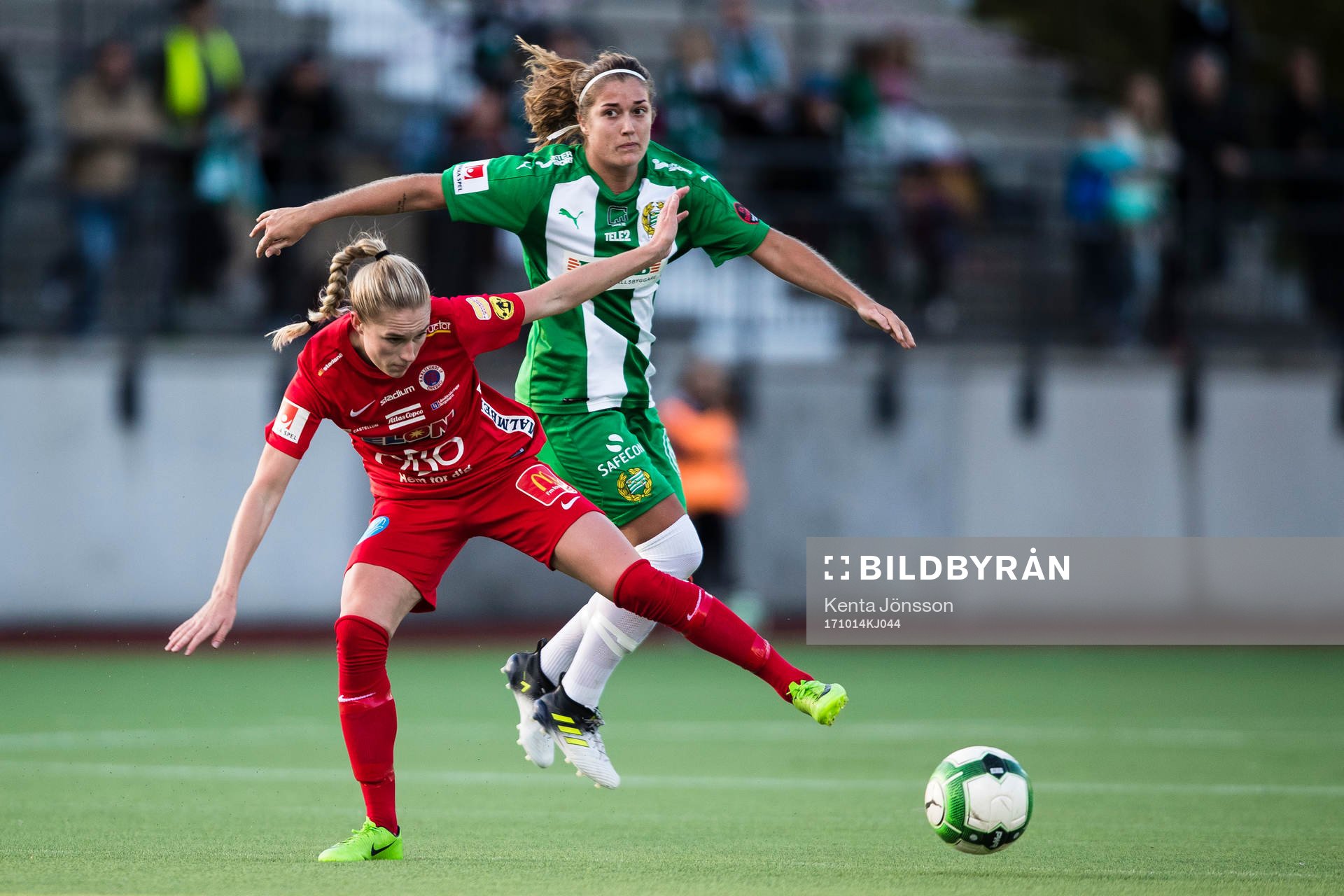 Örebros Emelie Andersson och Hammarbys Filippa Angeldal