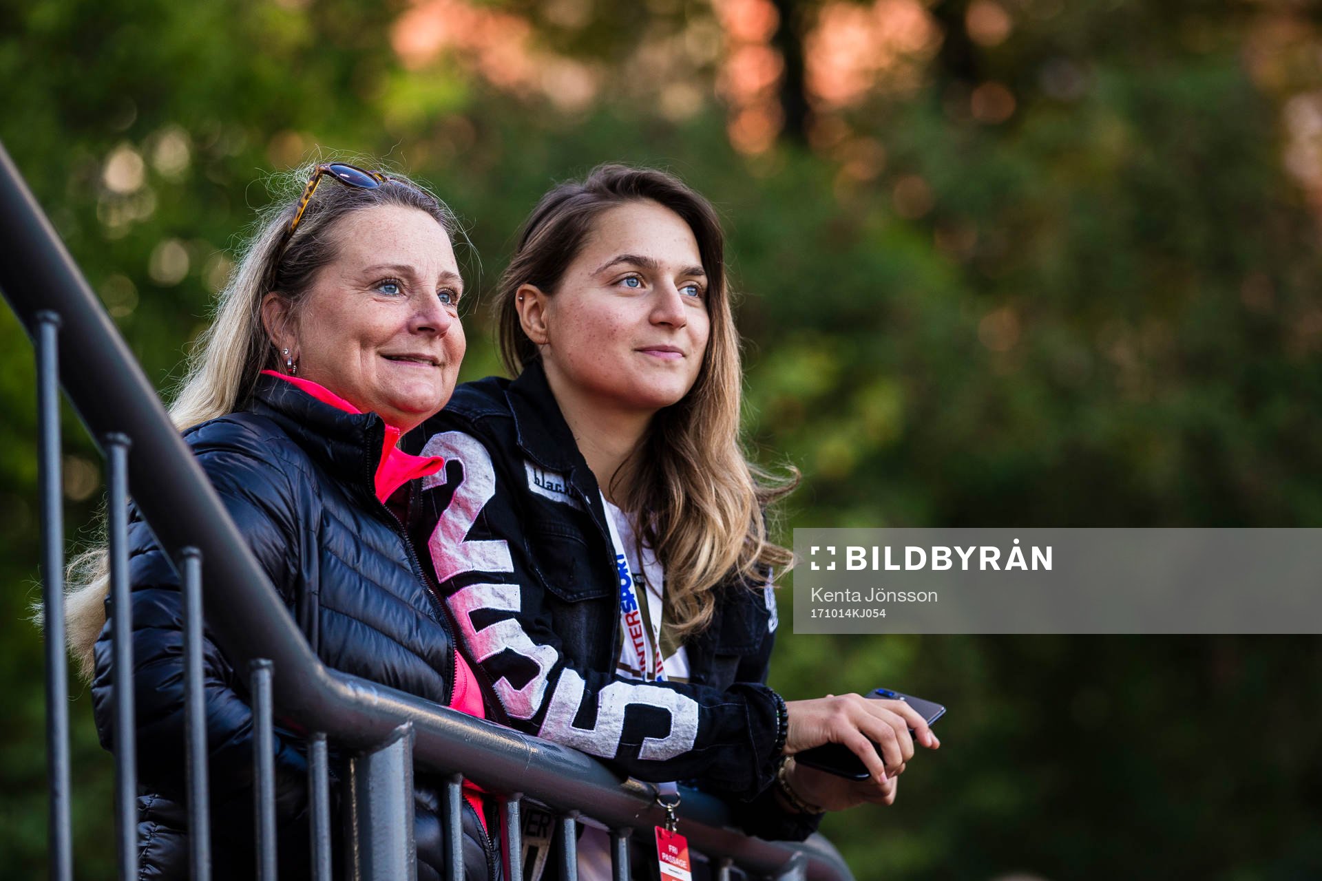 Hammarbys Elena Sadiku följer spelet