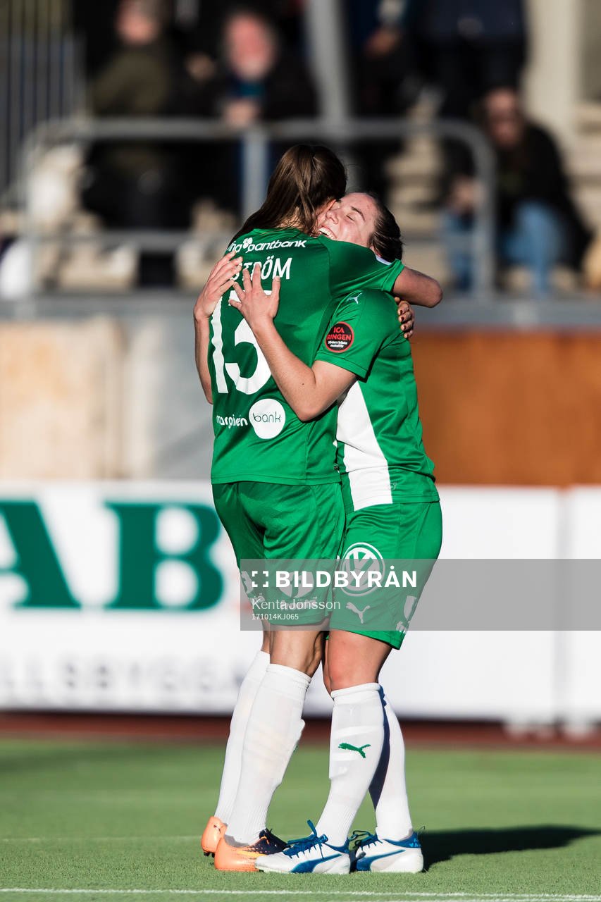 Hammarbys Alma Nygren jublar med Madeleine Tegström