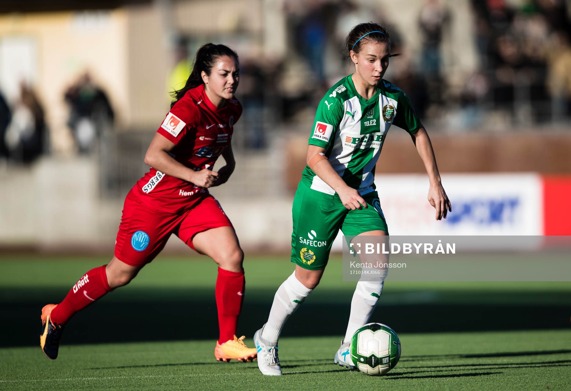 Hammarbys Julia Zigiotti Olme och Örebros Michelle De Jong
