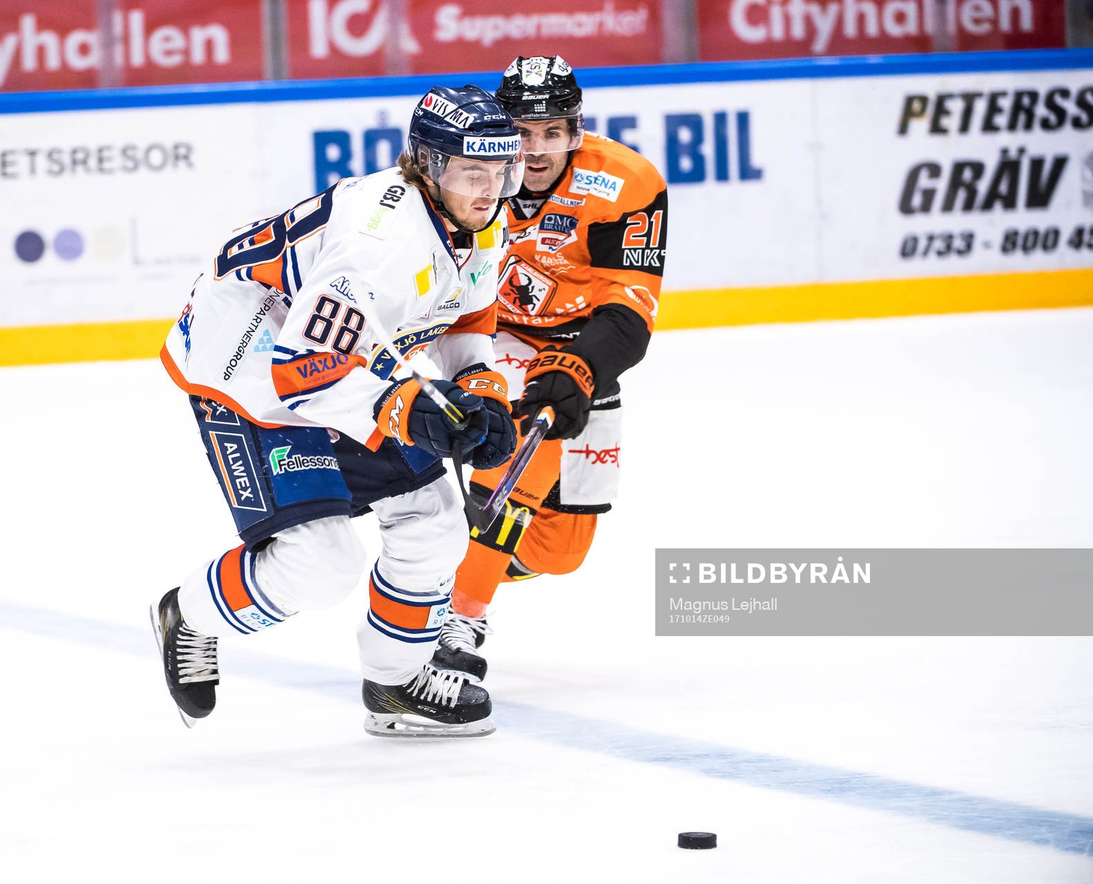 Växjös Adam Brodecki  och Karlskronas Cory Murphy