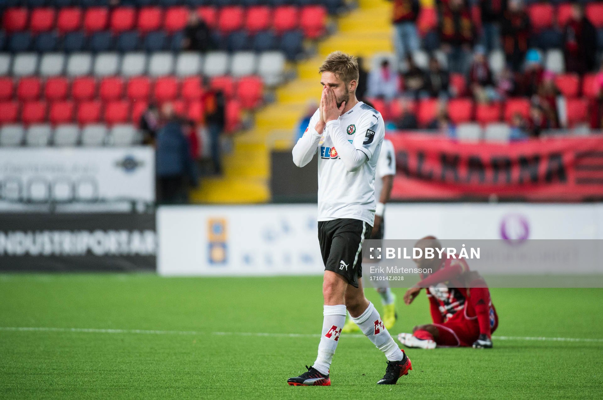 Örebros Martin Lorentzson deppar