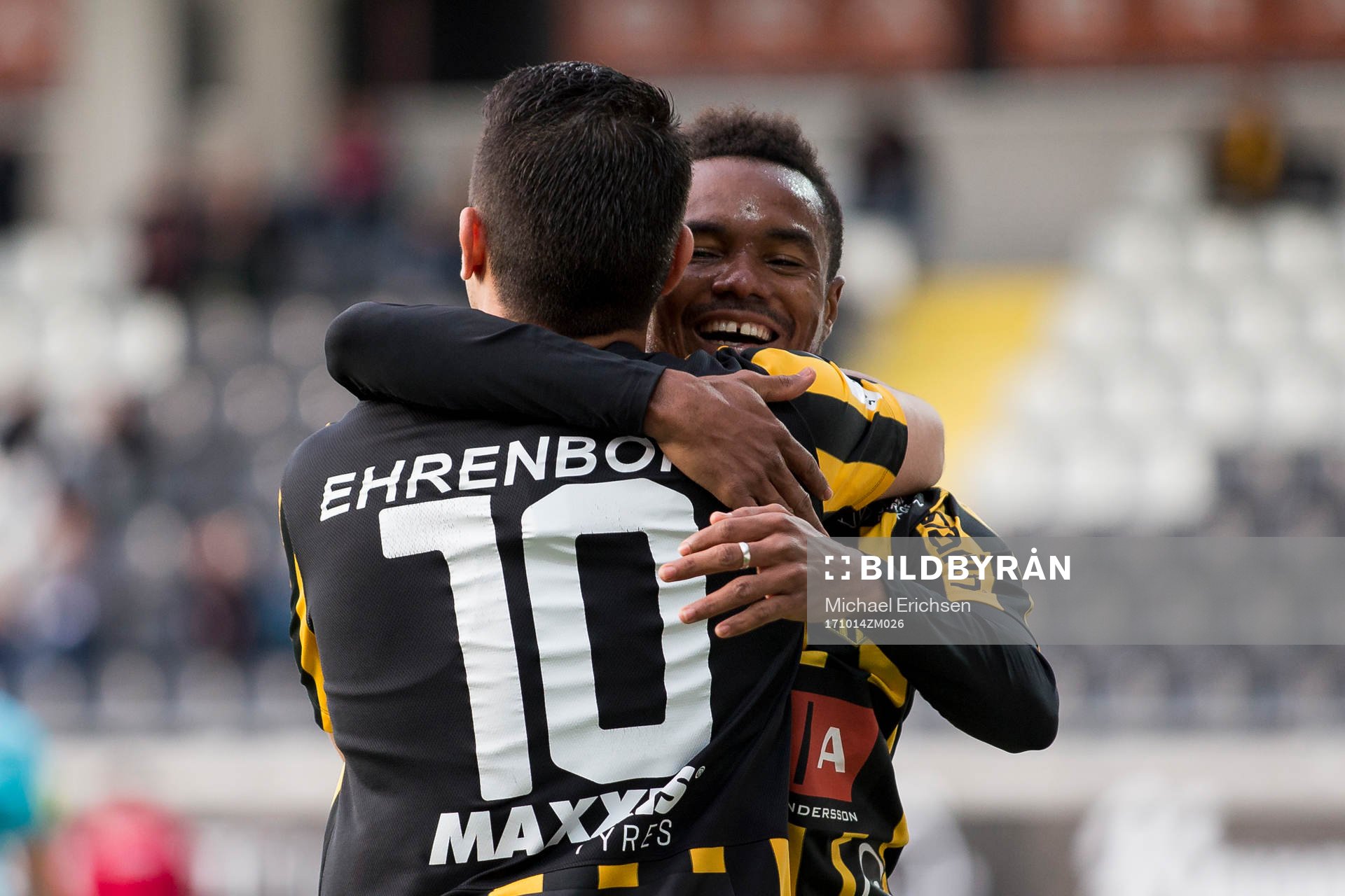 Häckens Paulinho jublar med Nasiru Mohammed
