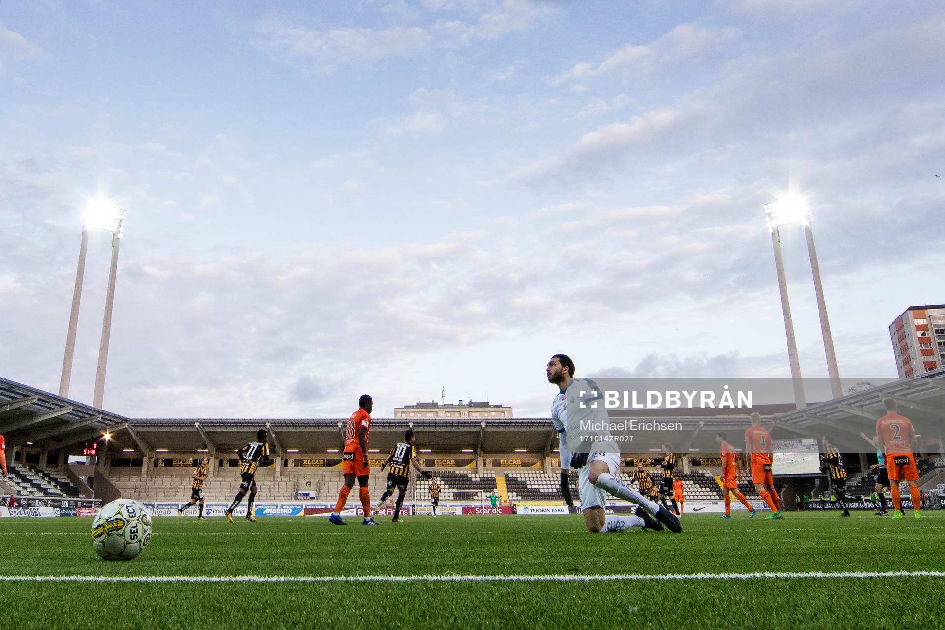 AFC Eskilstunas Målvakt Alireza Haghighi deppar