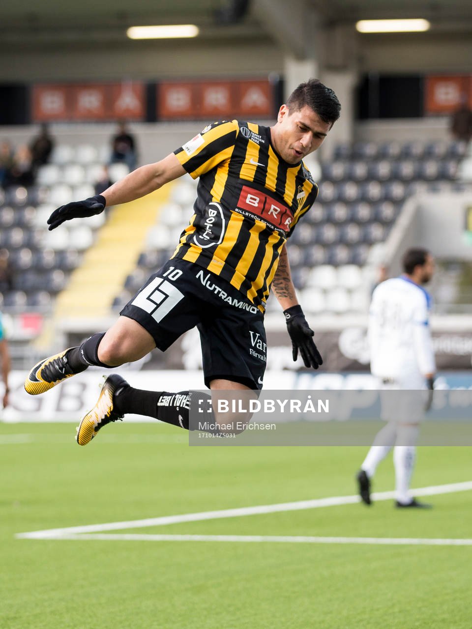 Häckens Paulinho jublar