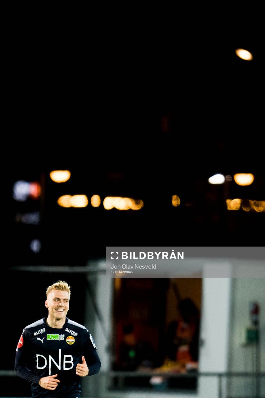 Eirik Ulland Andersen of Strømsgodset celebrates 1-0