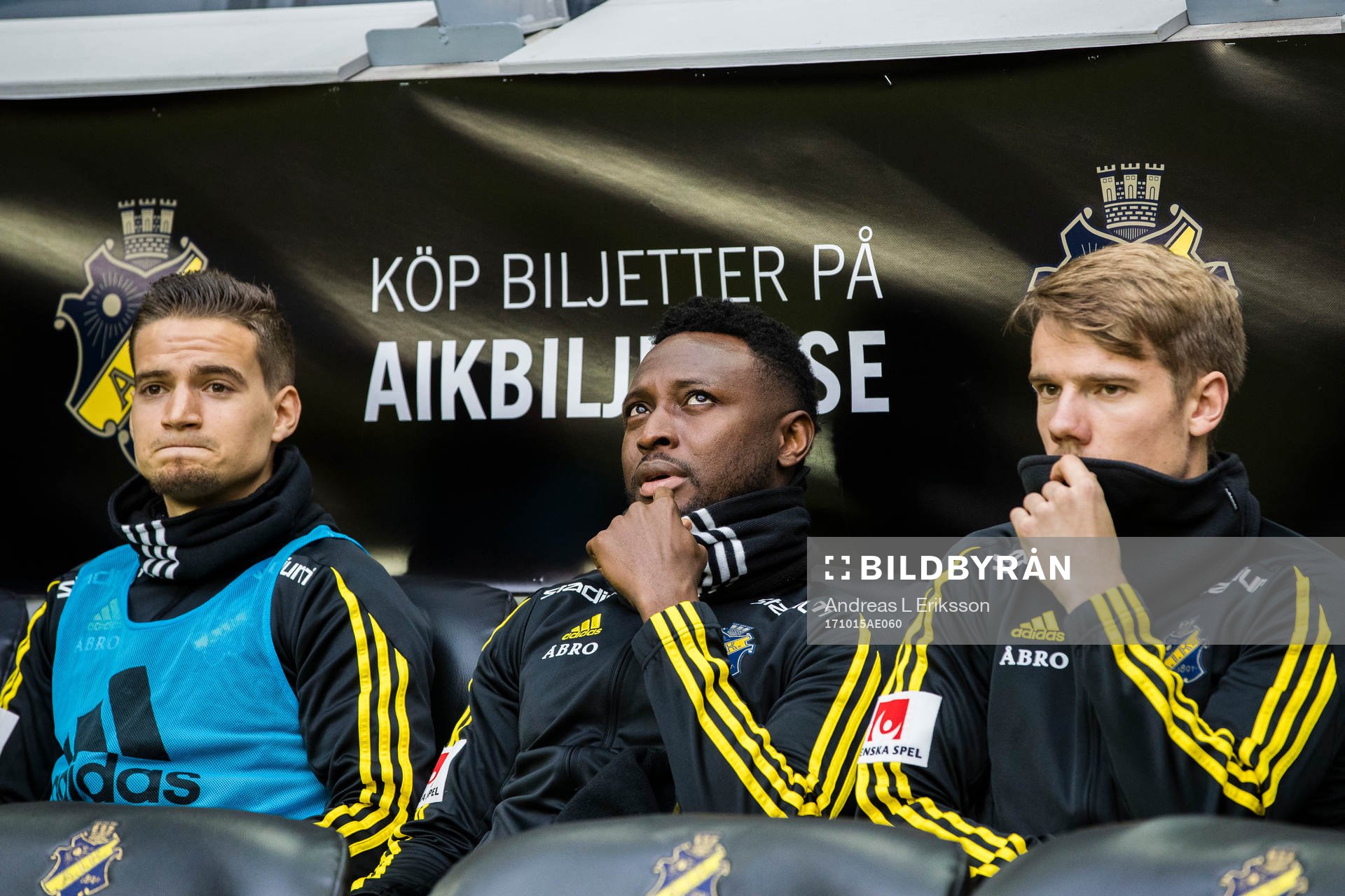 s Amin Affan, Chinedu Ogbuke Obasi och Robert Taylor på