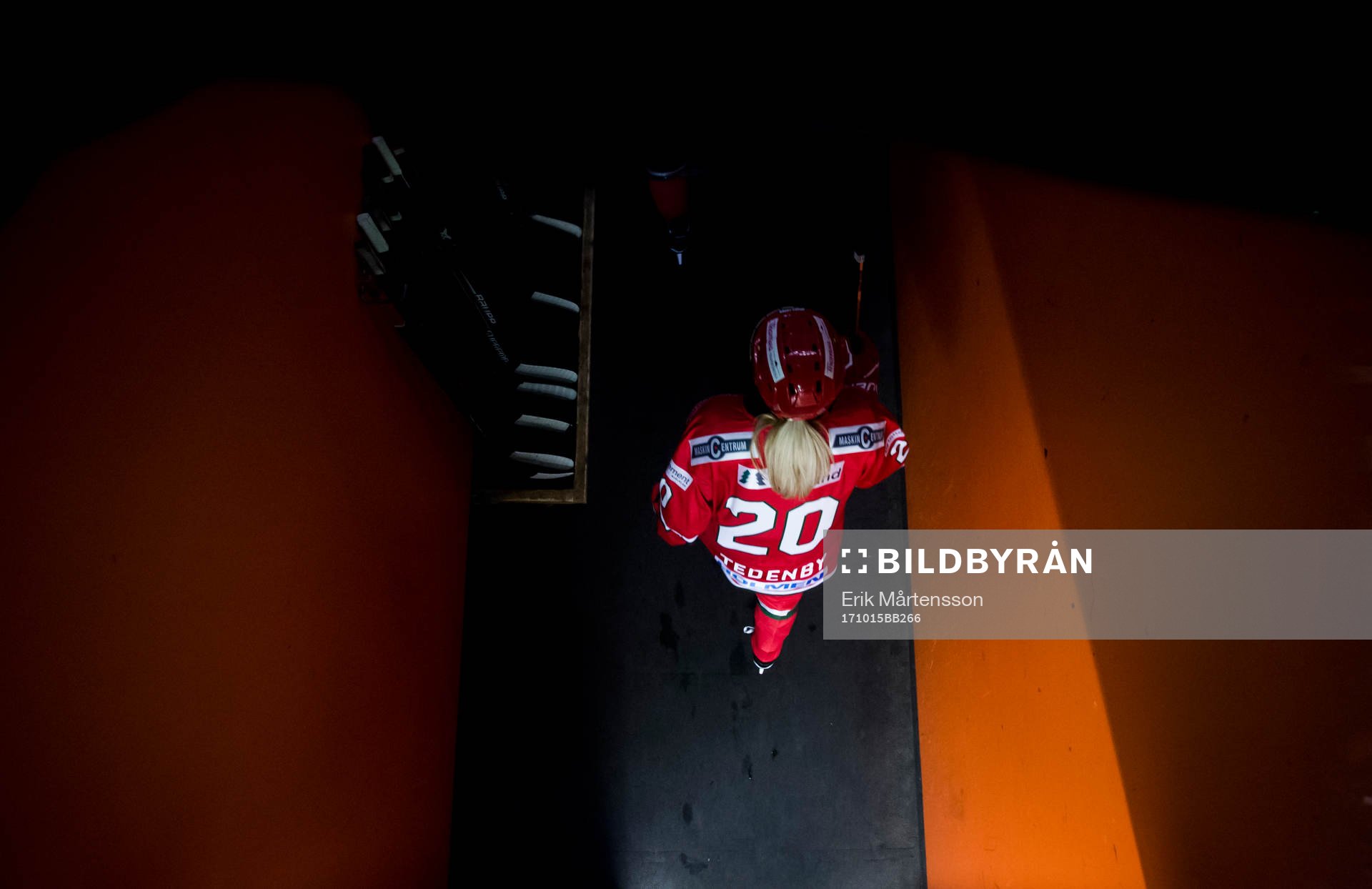 Modos Celine Tedenby i spelargången