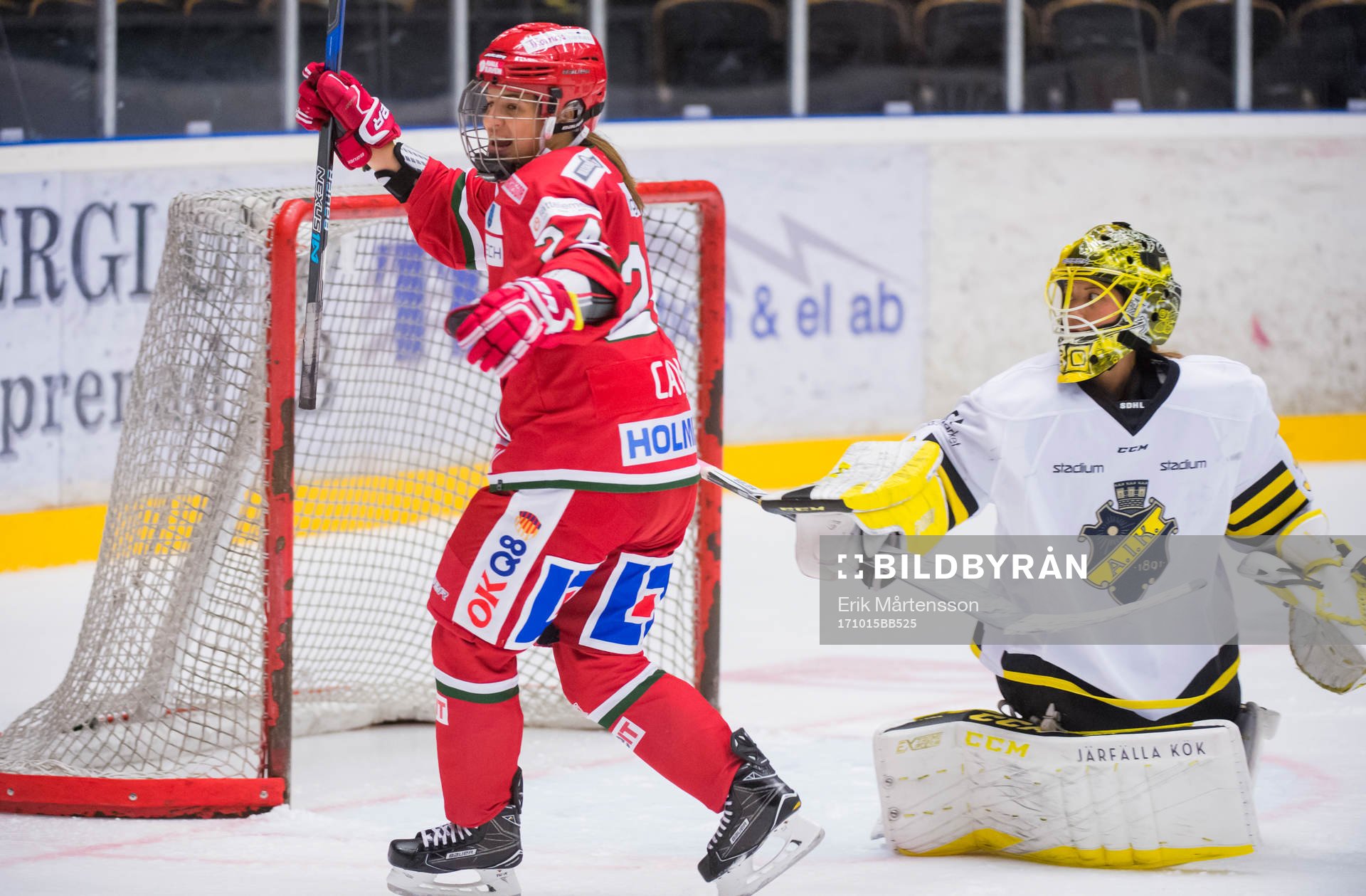 Modos Michela Cava gör 5-0 bakom AIKs målvakt Minatsu