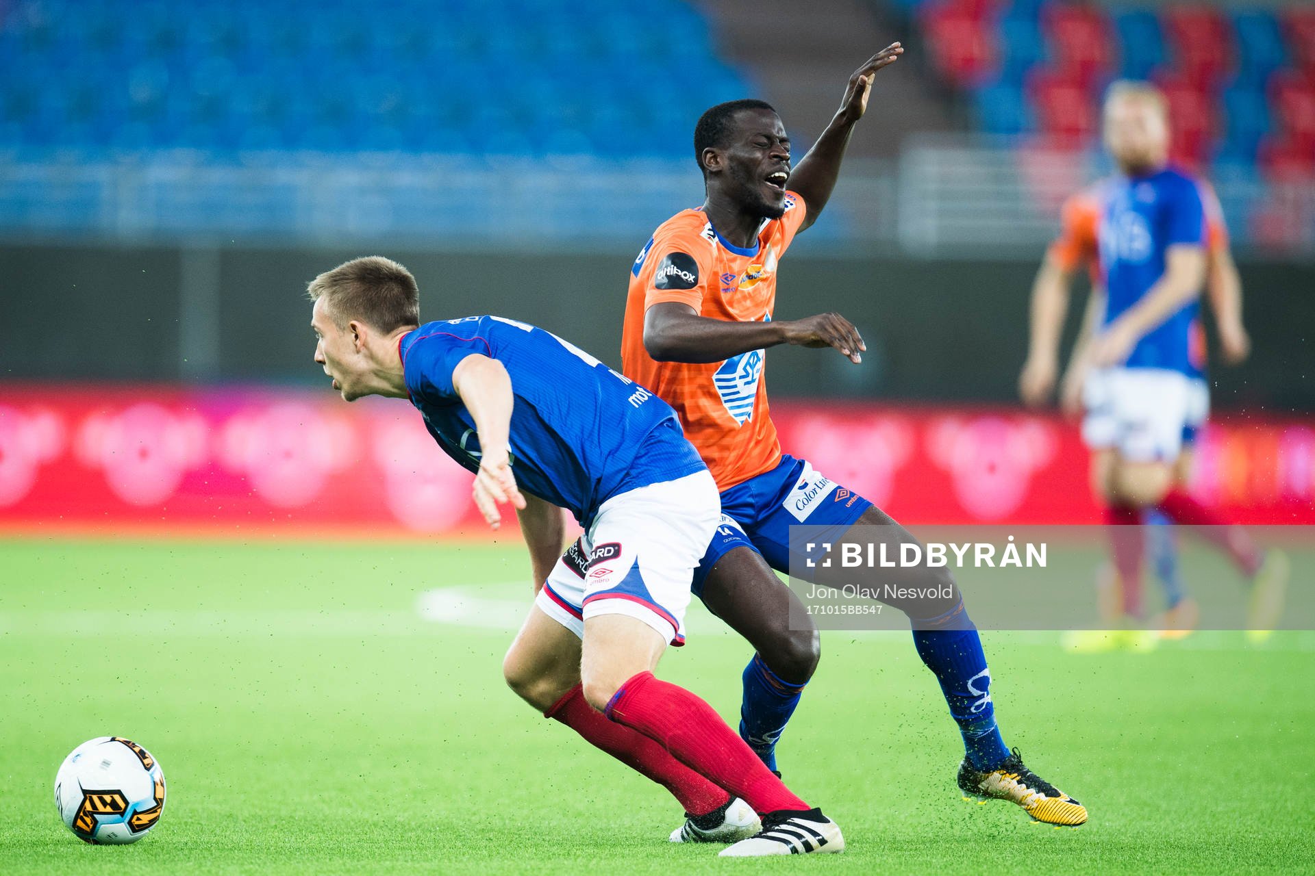 Ivan Tarek Fjellstad Näsberg of Vålerenga and Edwin