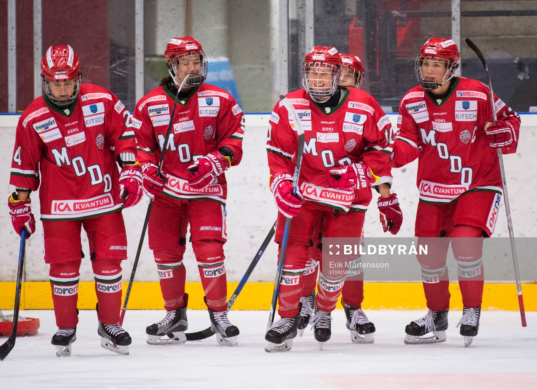 Modos Michela Cava, Kaitlyn Tougas, Jenelle Kohanchuk och