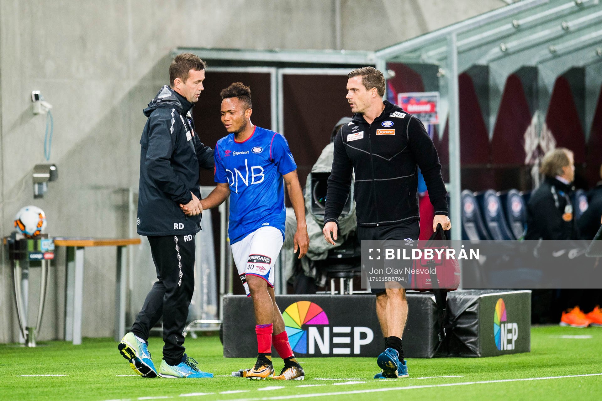 Ronny Deila, head coach of Vålerenga, and Chidera Ejuke of