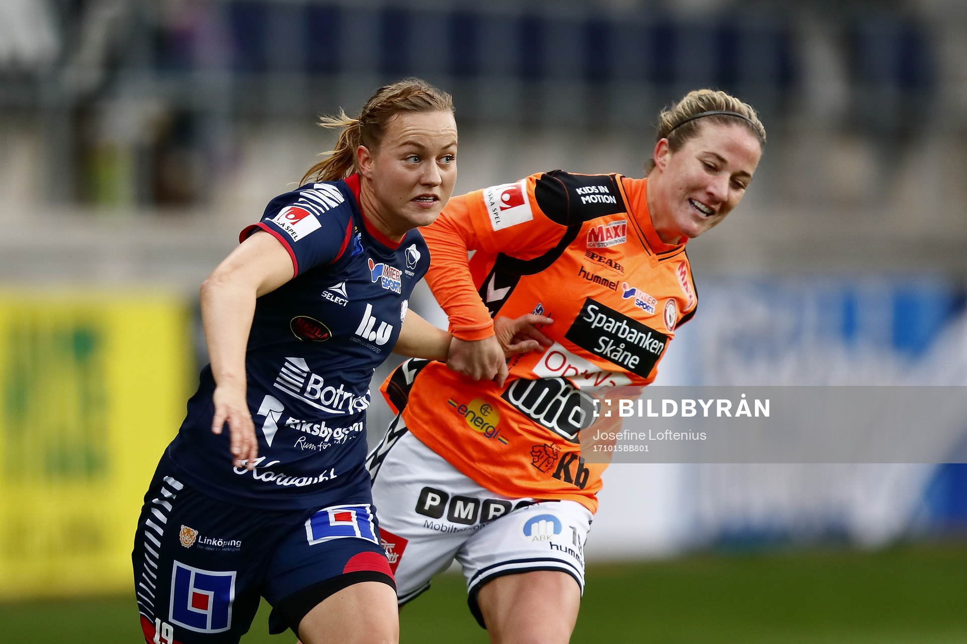 Linköpings Kristine Minde på väg att göra mål 1-0