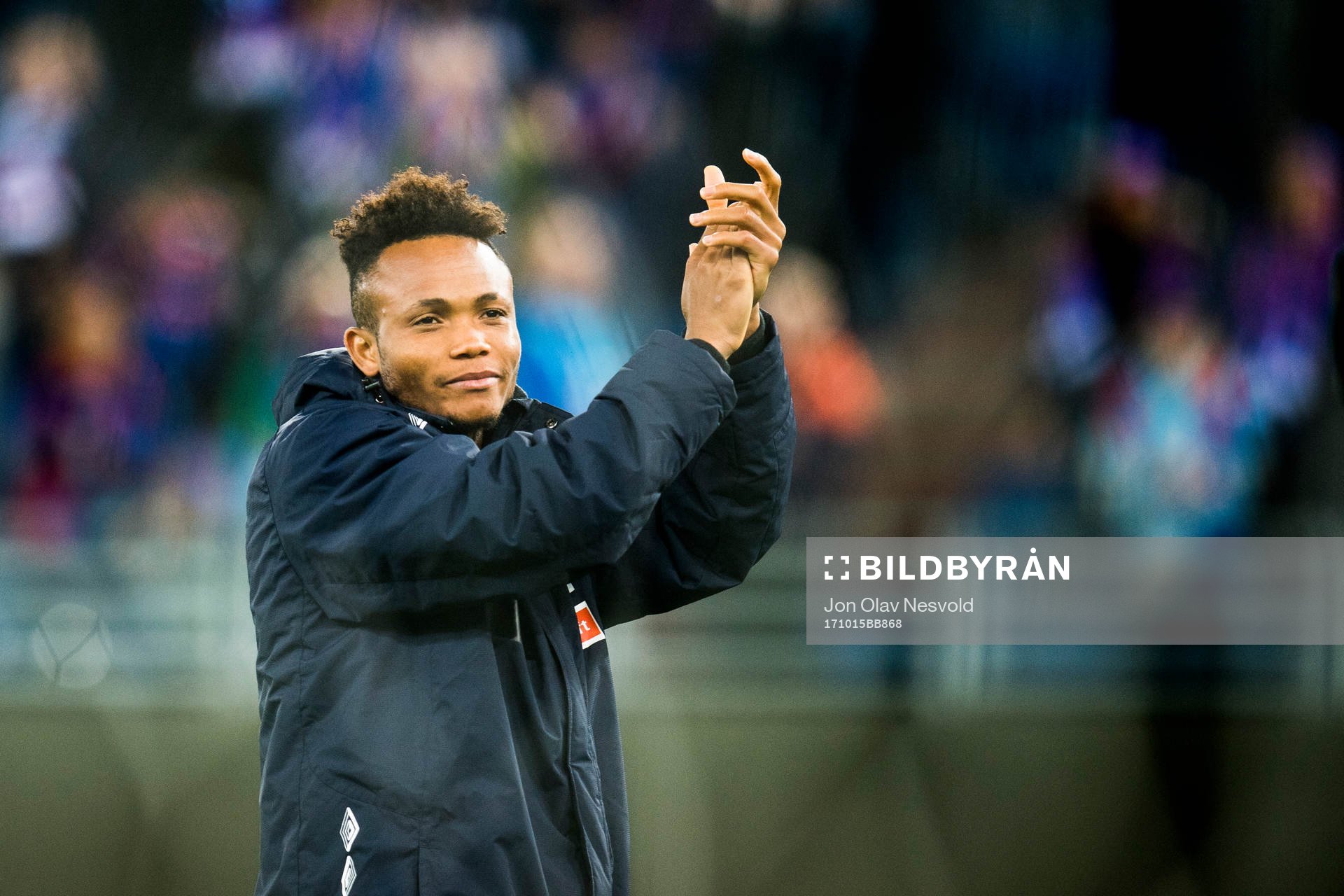 Chidera Ejuke of Vålerenga celebrates victory after the Eliteserien match between Vålerenga and Aalesund on October 15, 2017 in Oslo.