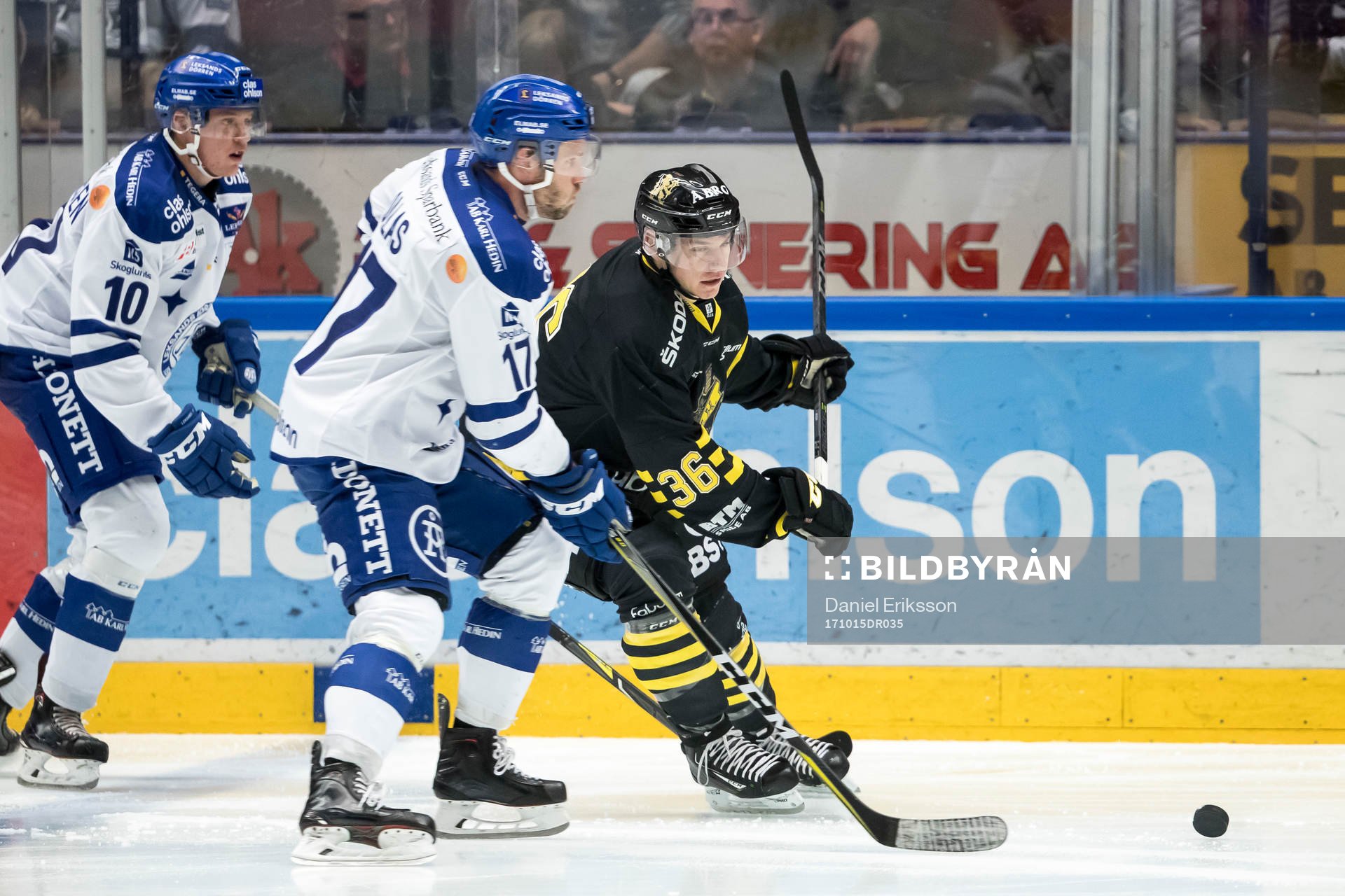 s Anton Holm  i ishockeymatchen i Hockeyallsvenskan mellan