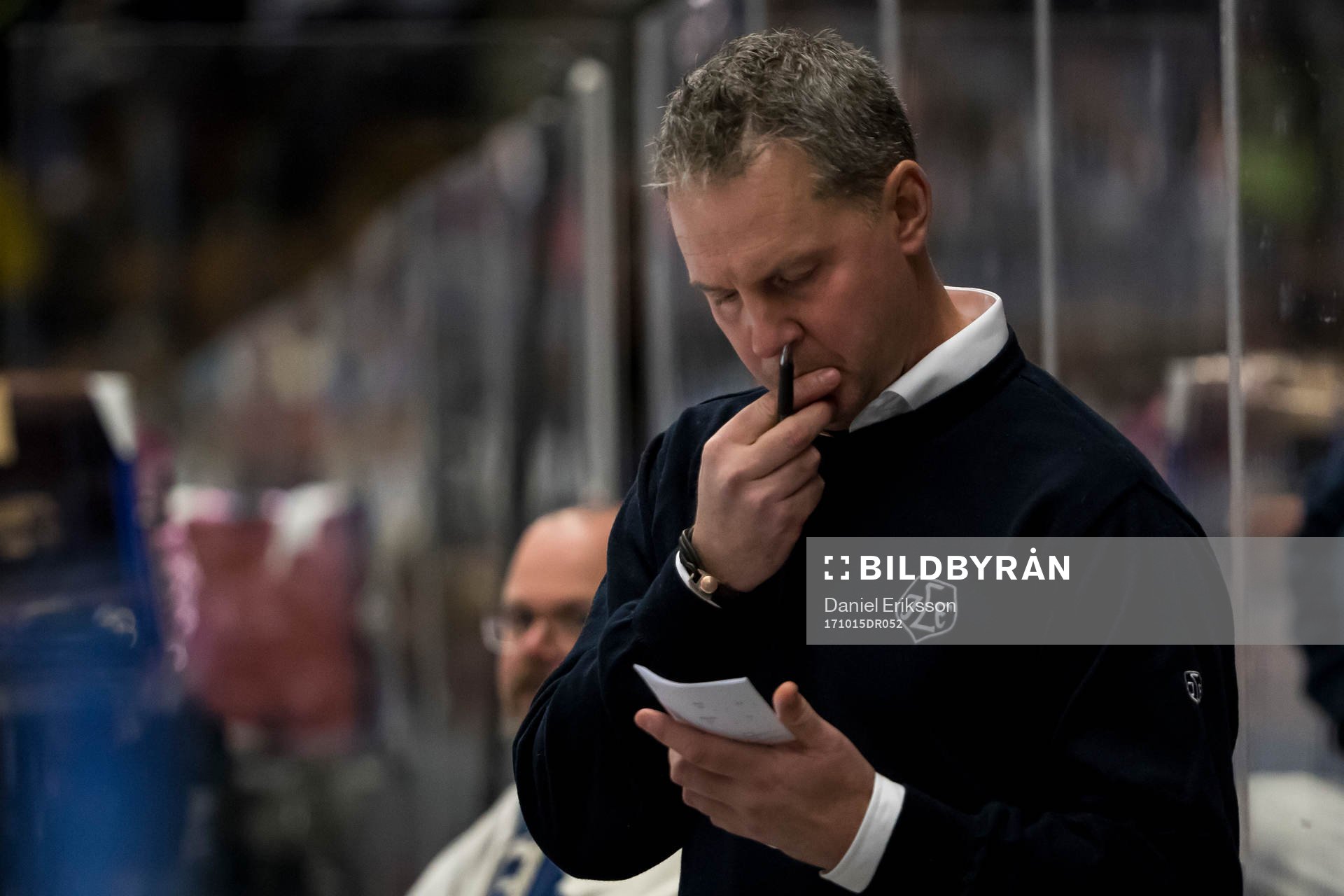 Leksands tränare Jens Nielsen i ishockeymatchen i