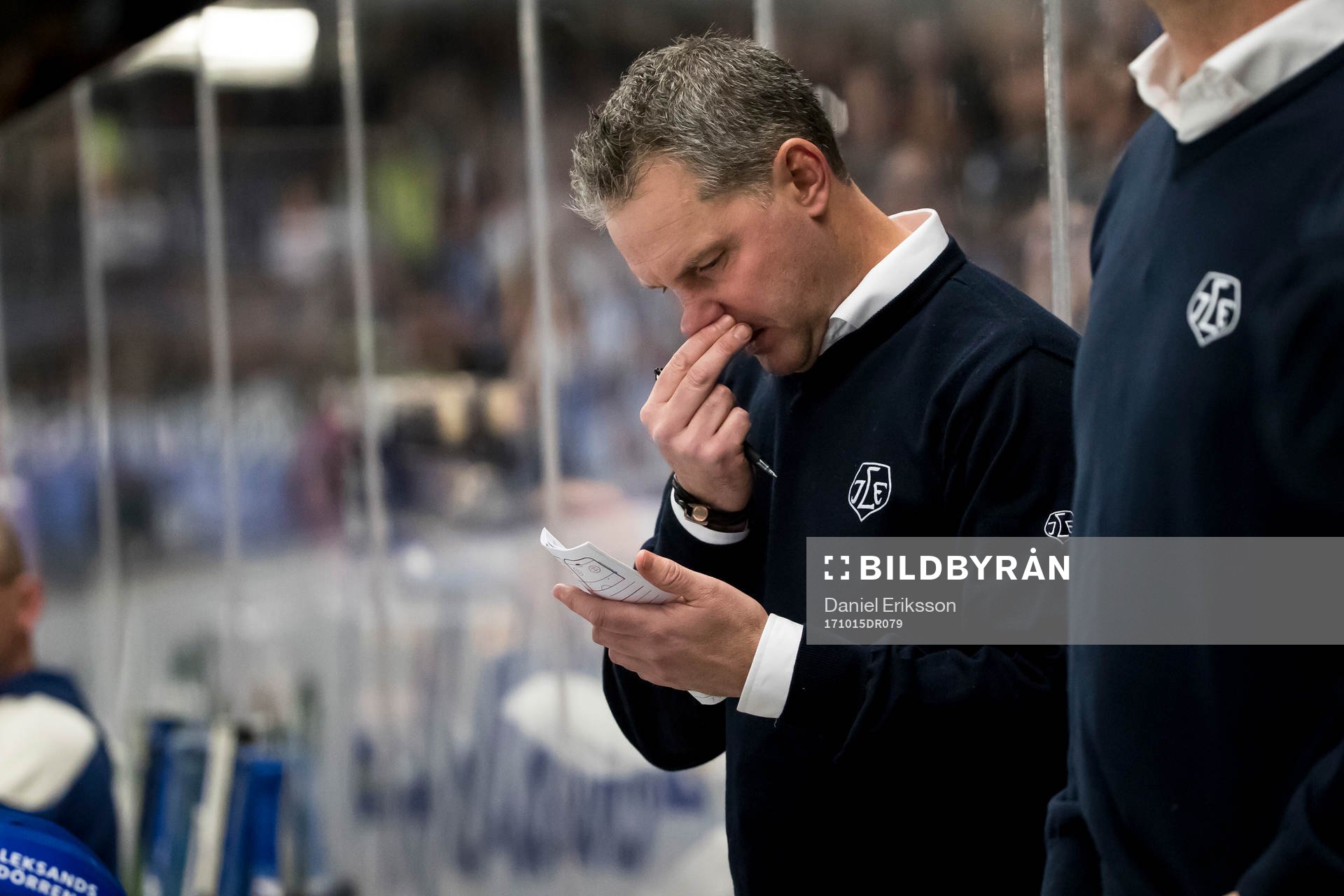 Leksands tränare Jens Nielsen i ishockeymatchen i