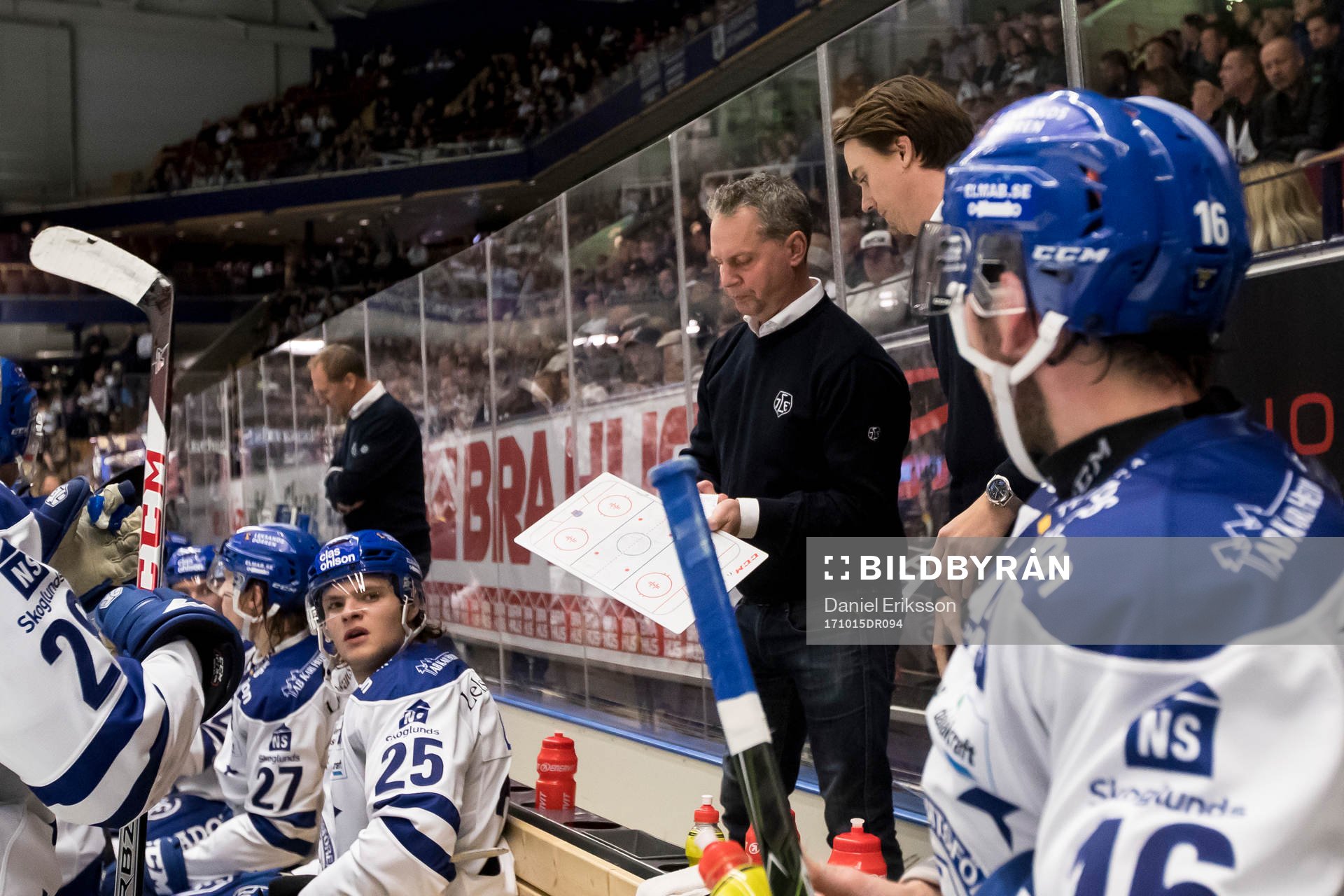 Leksands tränare Jens Nielsen i ishockeymatchen i