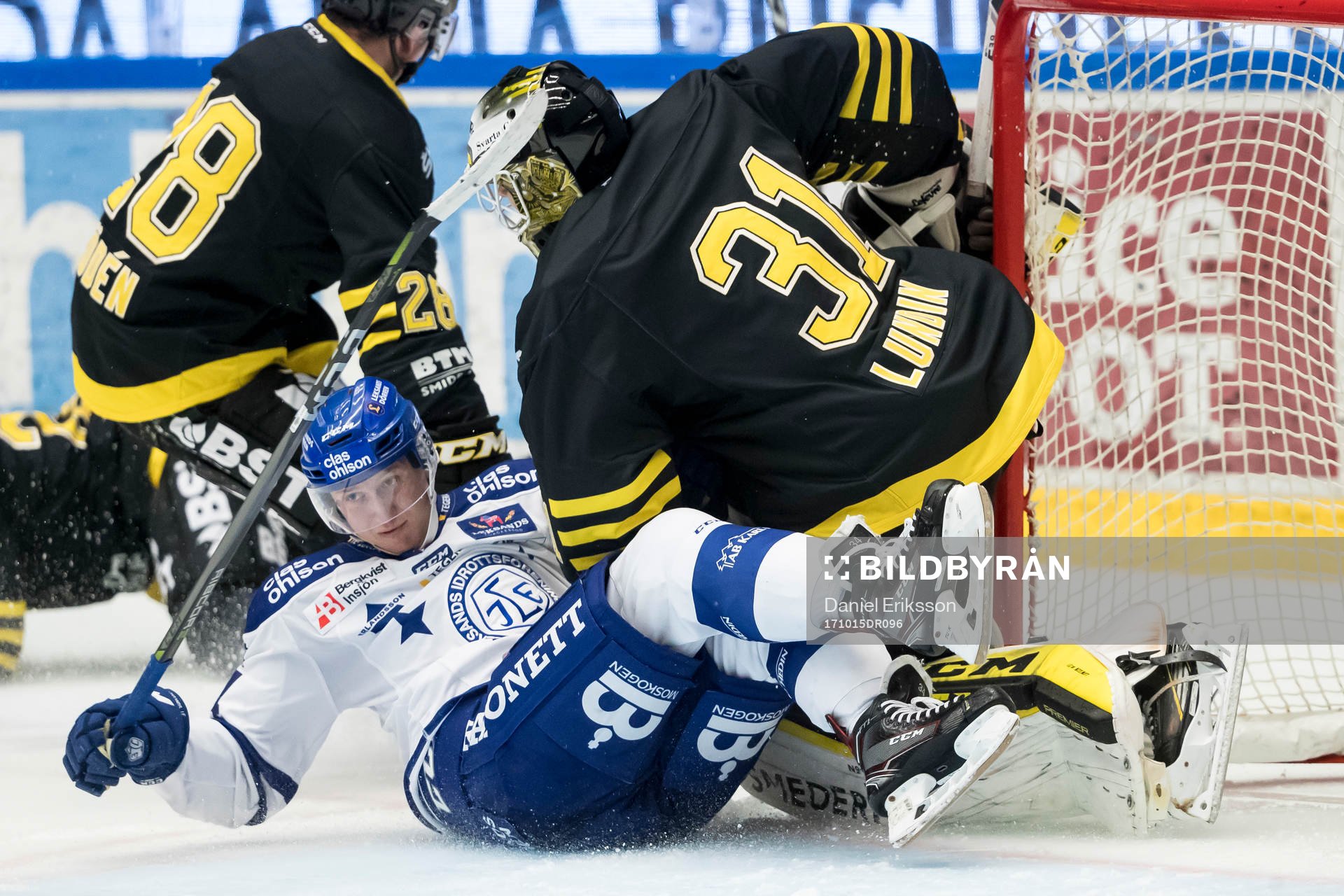 s målvakt Linus Lundin  i ishockeymatchen i