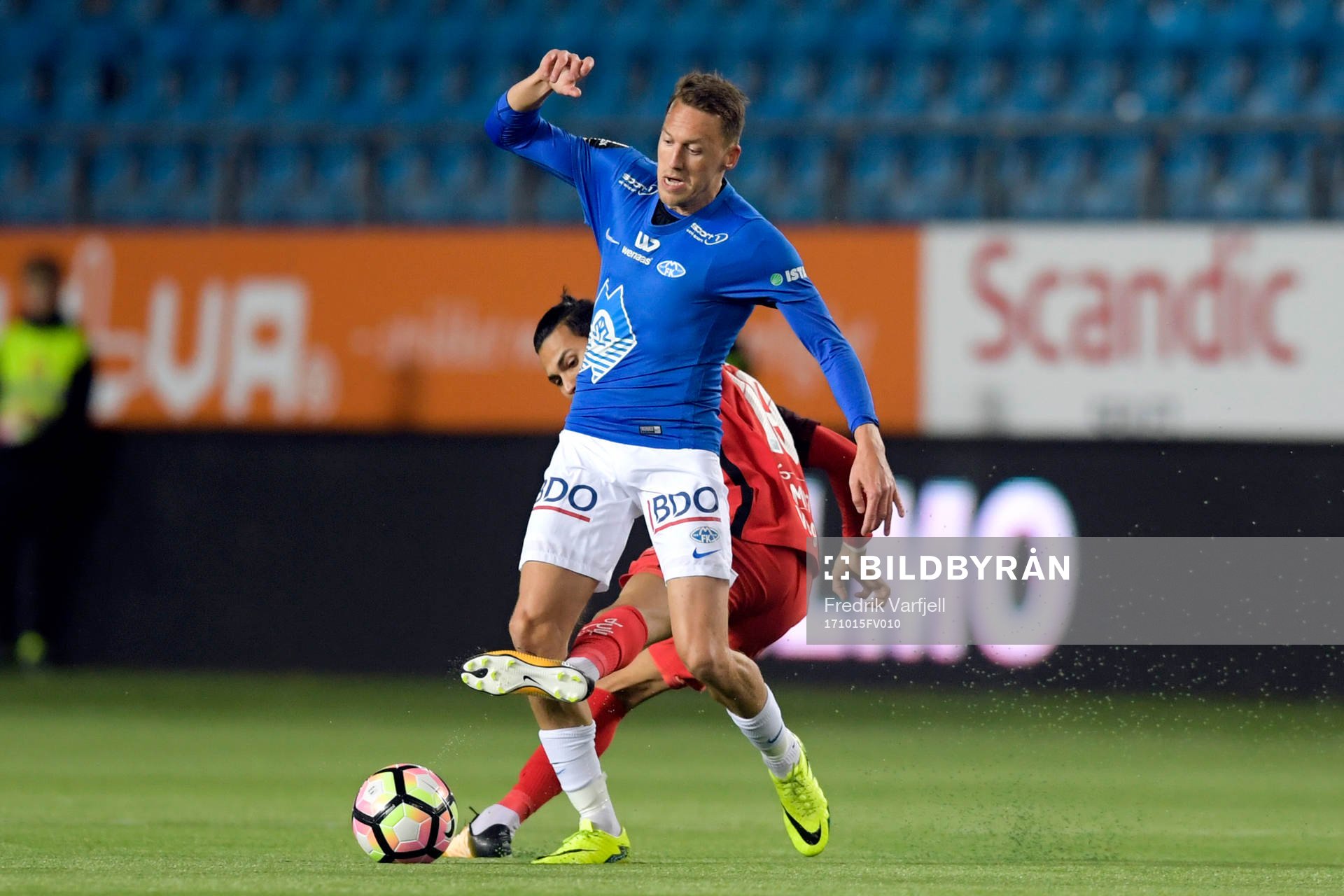 Mattias Kent Moström of Molde and Deyver Vega of Brann
