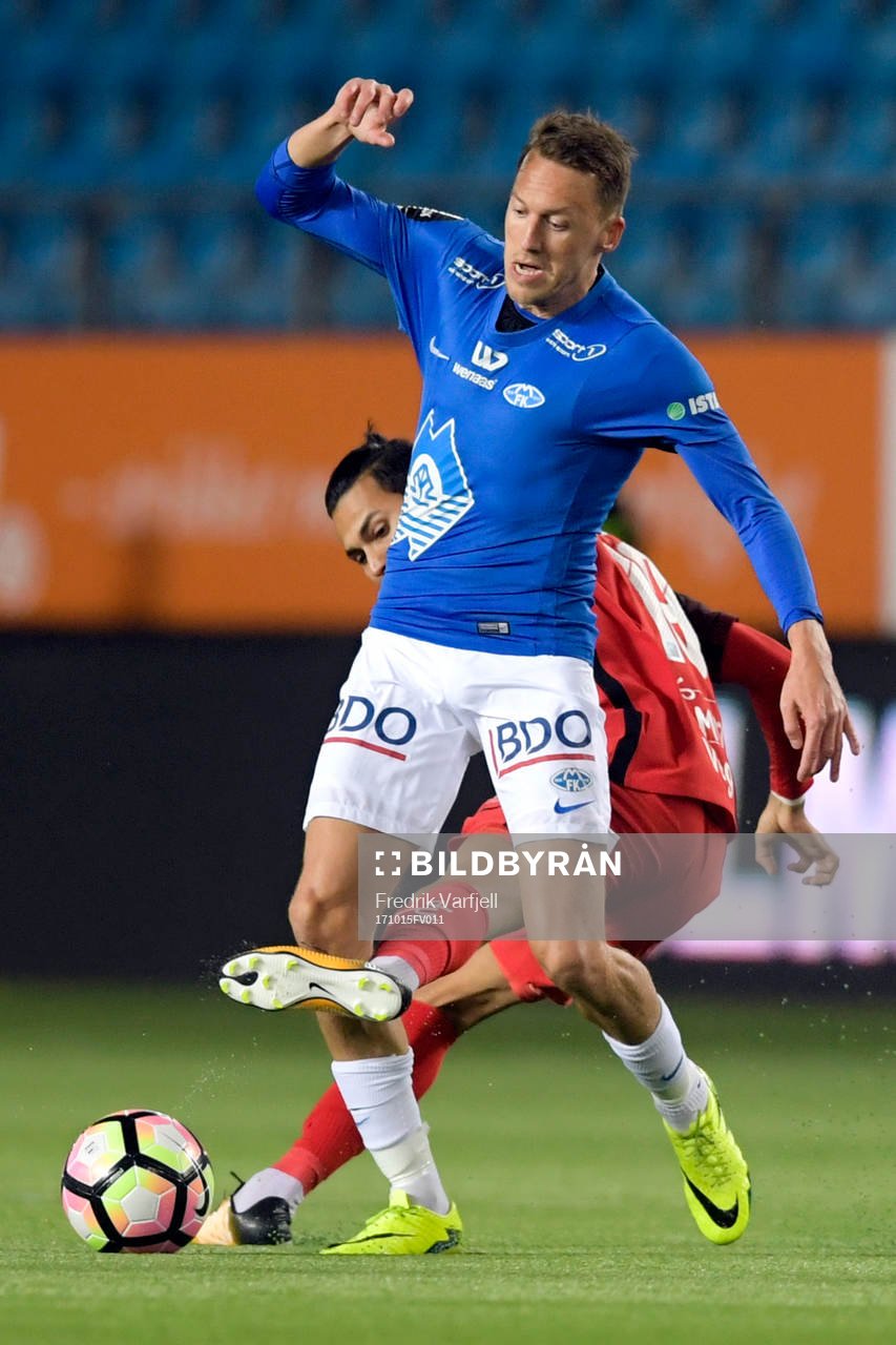 Mattias Kent Moström of Molde and Deyver Vega of Brann