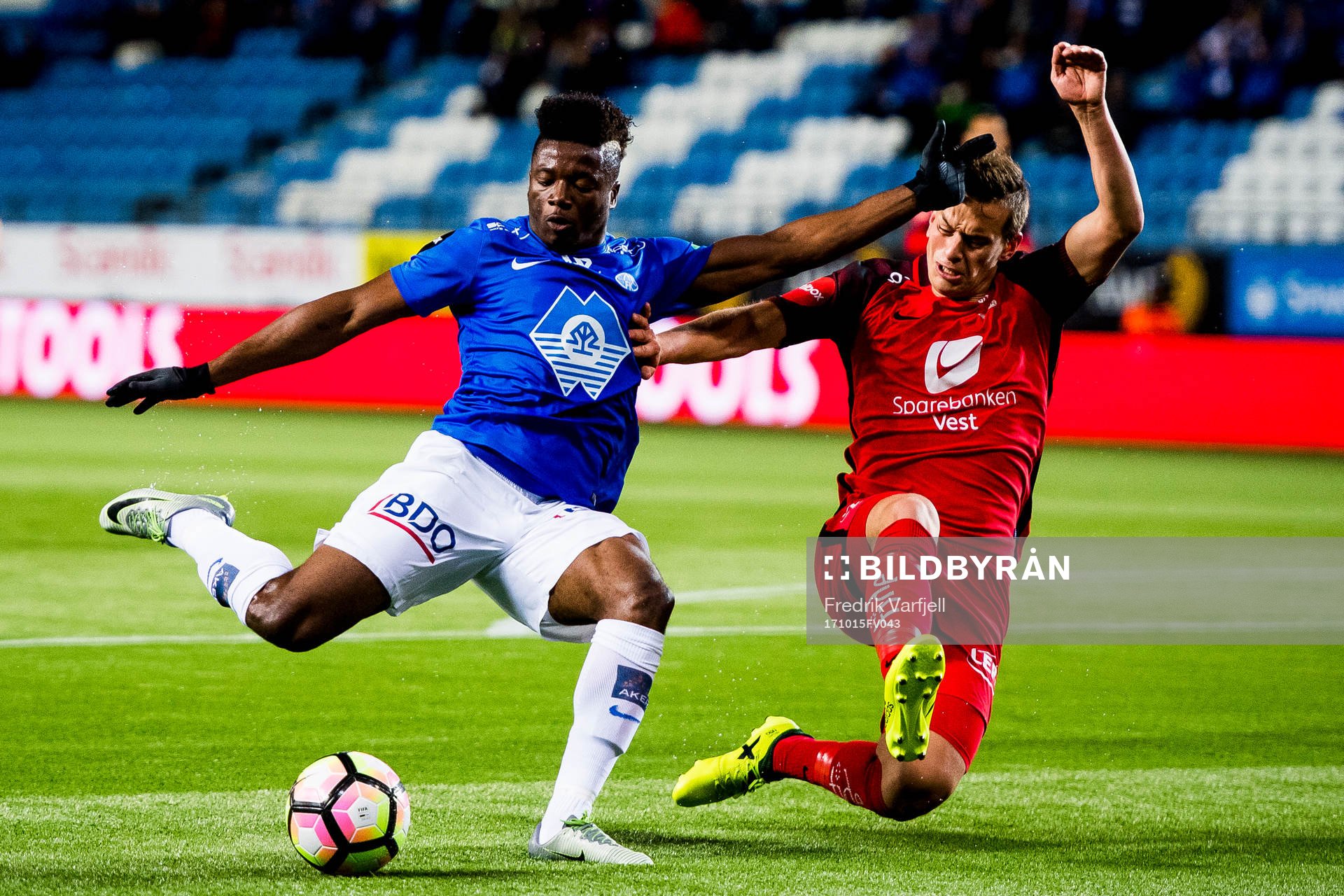 Thomas Olivier Amang Kegueni of Molde and Jonas Grønner of