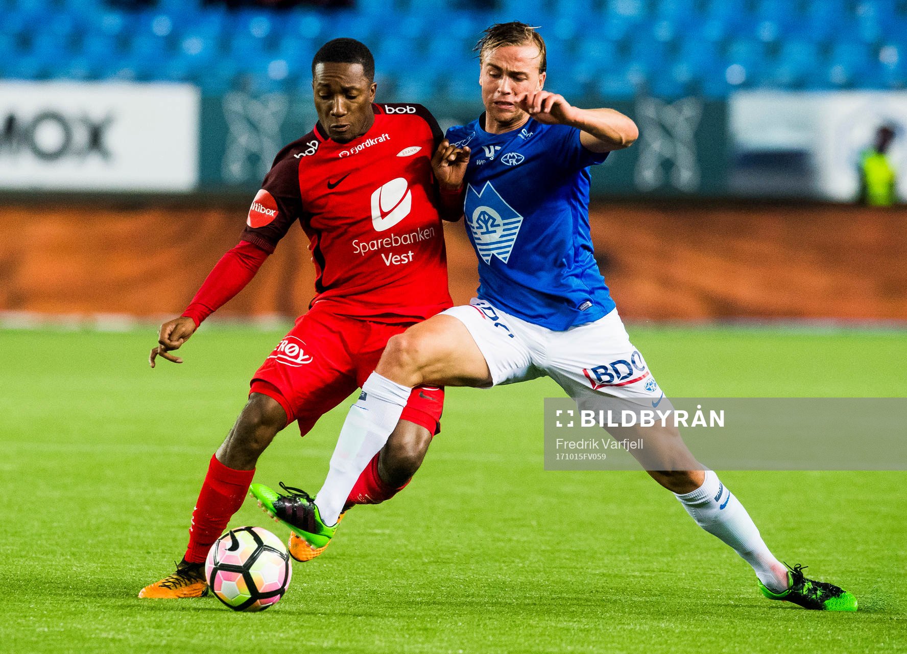 Ludcinio Marengo of Brann and Martin Skjelbreid Ellingsen