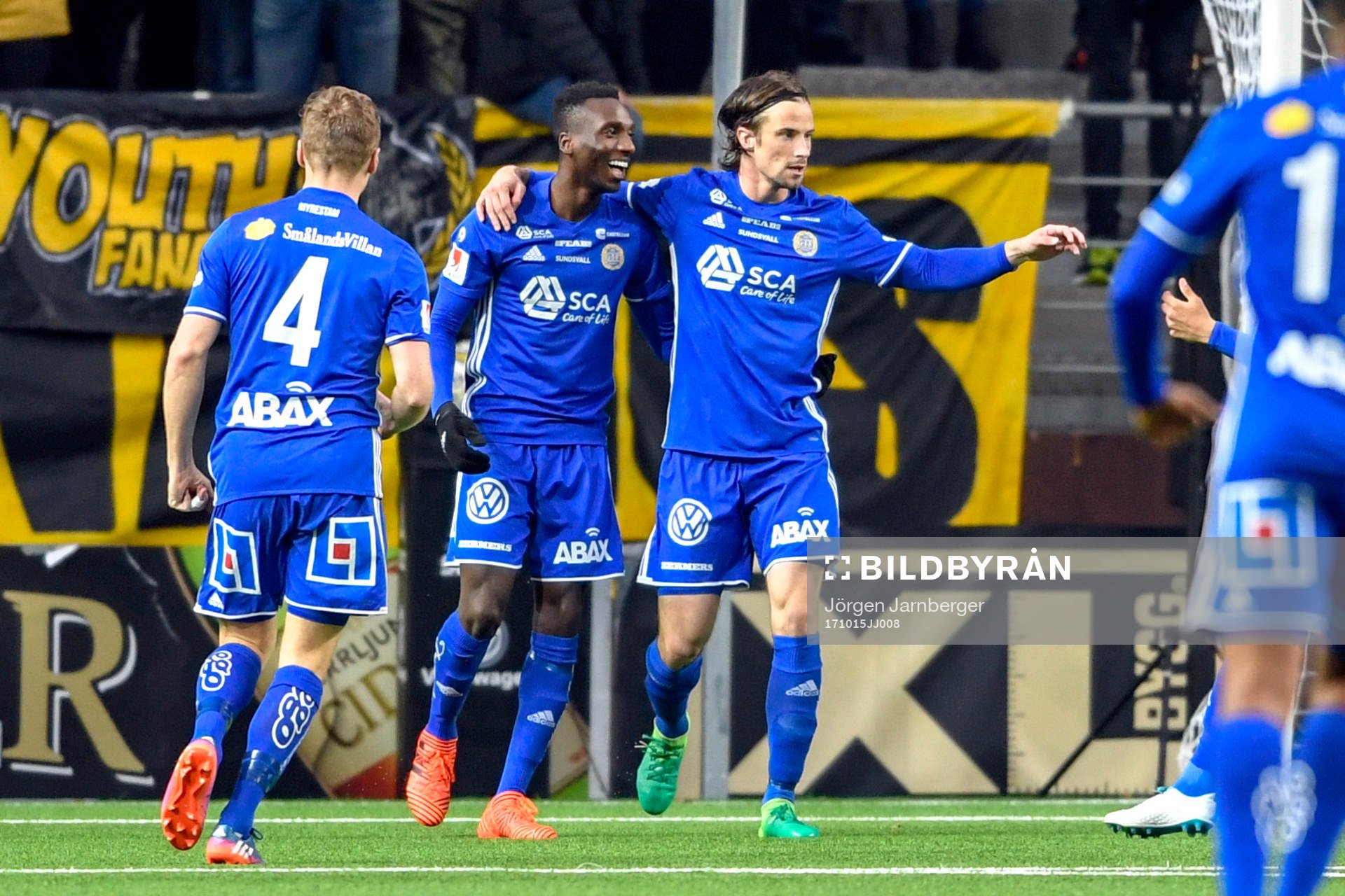 Sundsvalls Peter Wilson och Linus Hallenius jublar