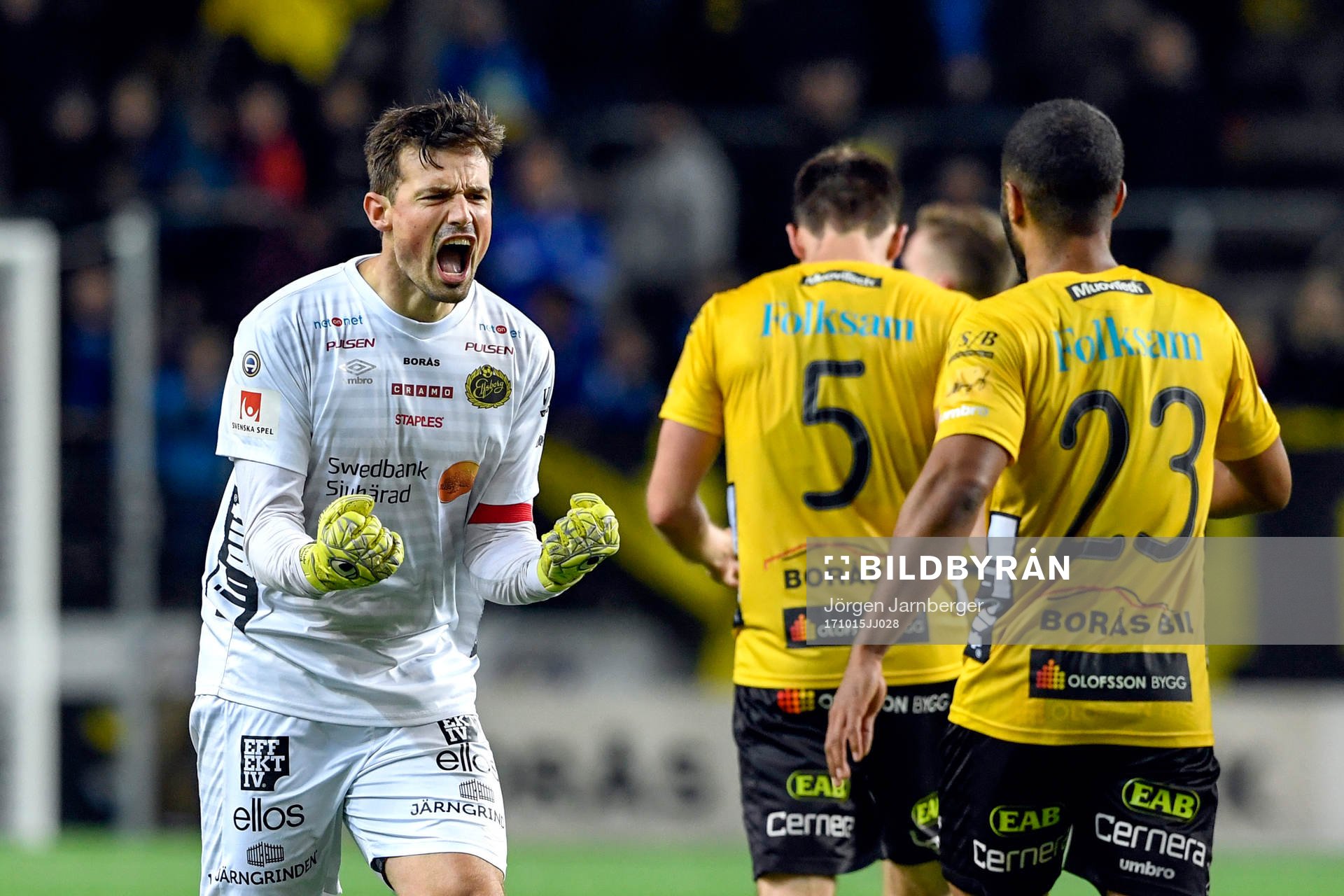 Elfsborgs målvakt Kevin Stuhr Ellegaard jublar