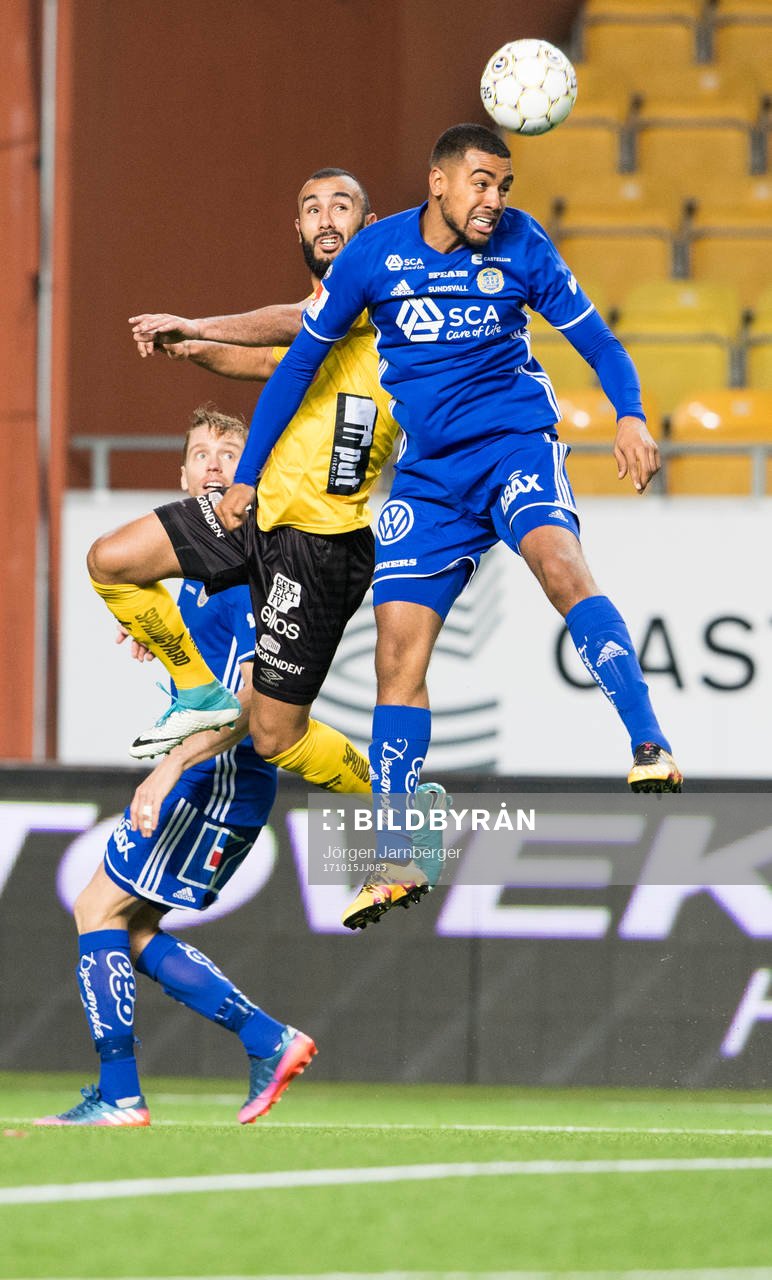 Elfsborgs Issam Jebali och Sundsvalls Noah Sonko Sundberg