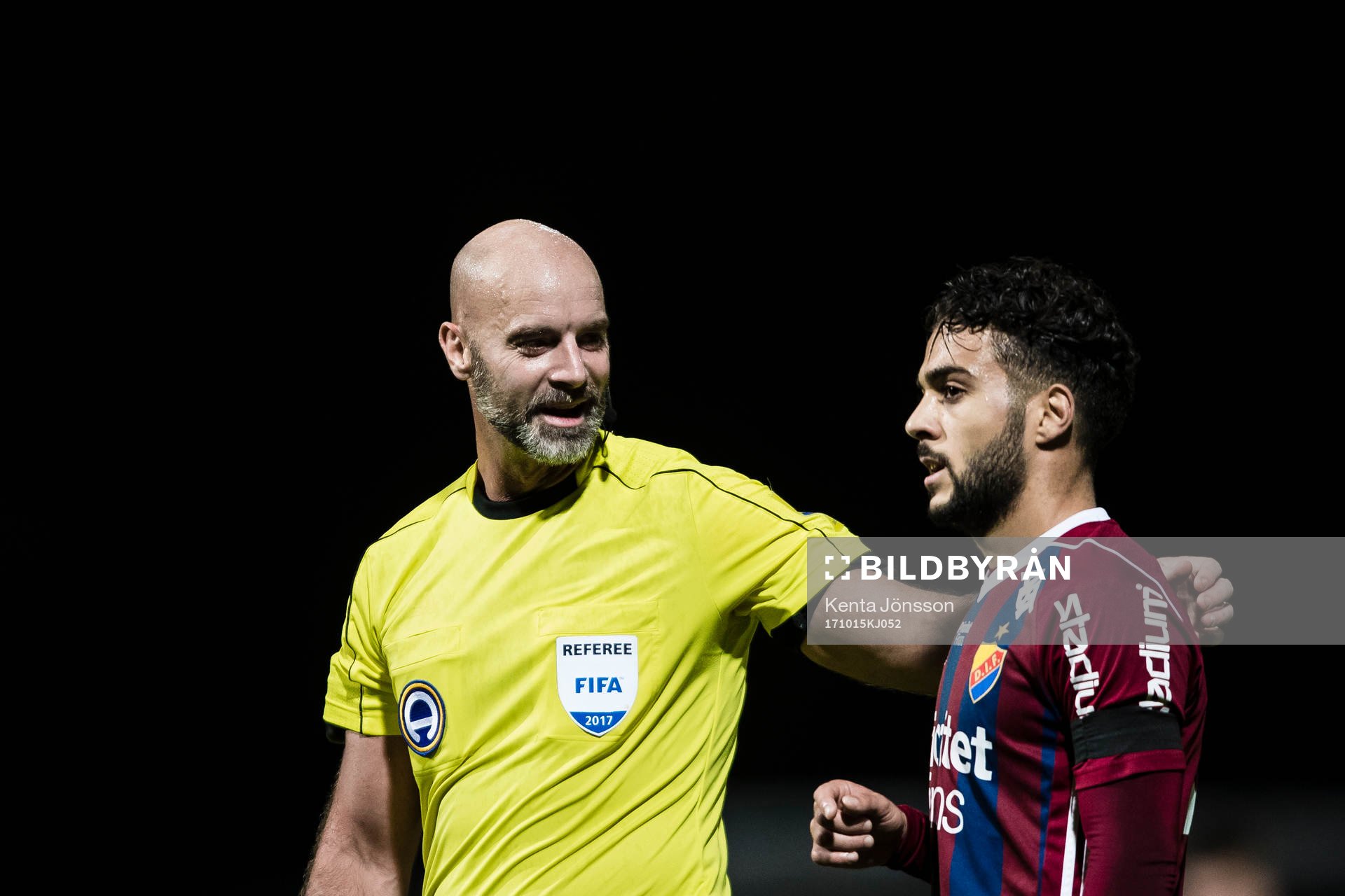 Domare Stefan Johannesson och Djurgårdens Othman El Kabir